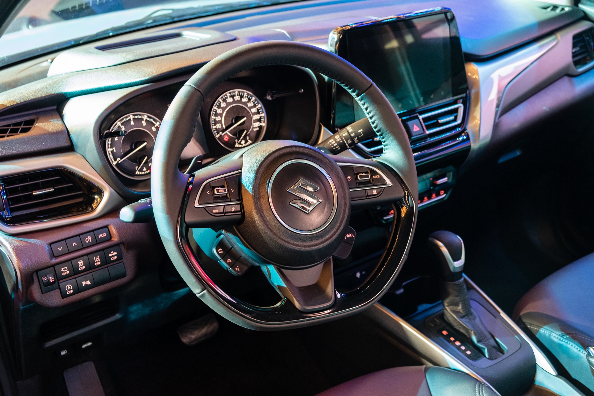 So sánh 3 bản Suzuki Fronx: Chênh nhiều nhất 130 triệu đồng, đánh đổi là dàn công nghệ ADAS duy nhất phân khúc- Ảnh 5.