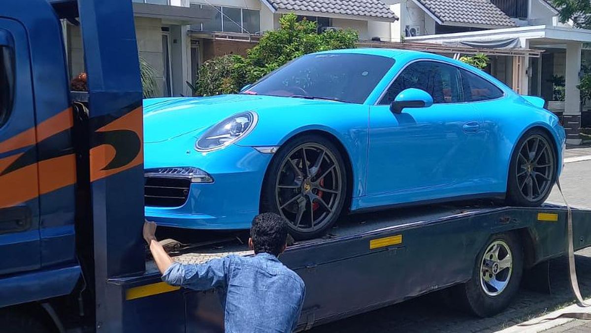 Dàn Lamborghini, Porsche, BMW của dân chơi ‘nhị phân’ bị bắt được đấu giá: Khởi điểm quy đổi 1,8 tỷ đồng, có xe độ khủng với biển tứ quý- Ảnh 6.