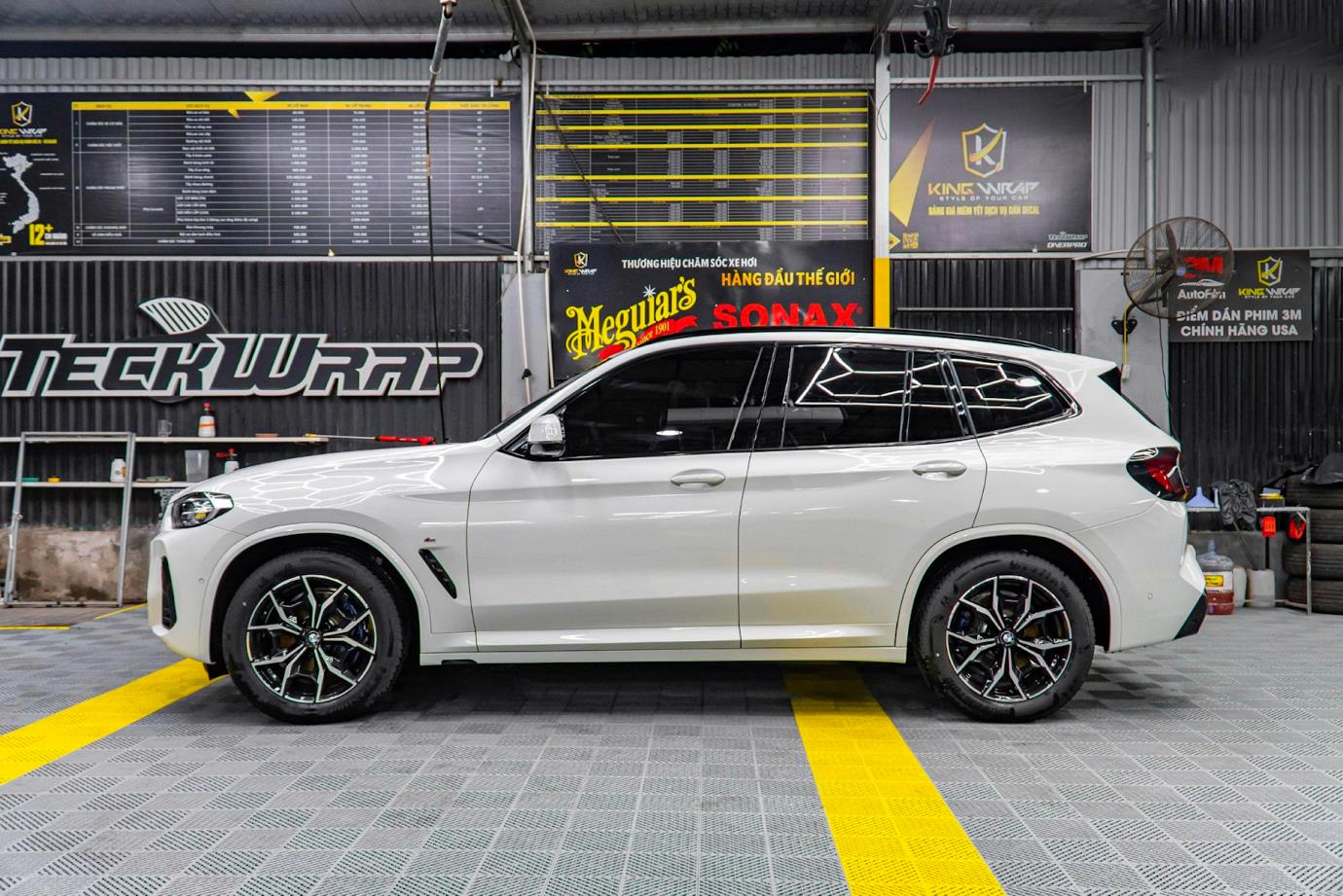 Dán PPF xe ô tô – Lớp áo giáp trong suốt bảo vệ giá trị chiếc xe của bạn- Ảnh 1. Dán PPF xe ô tô – Lớp áo giáp trong suốt bảo vệ giá trị chiếc xe của bạn- Ảnh 1.