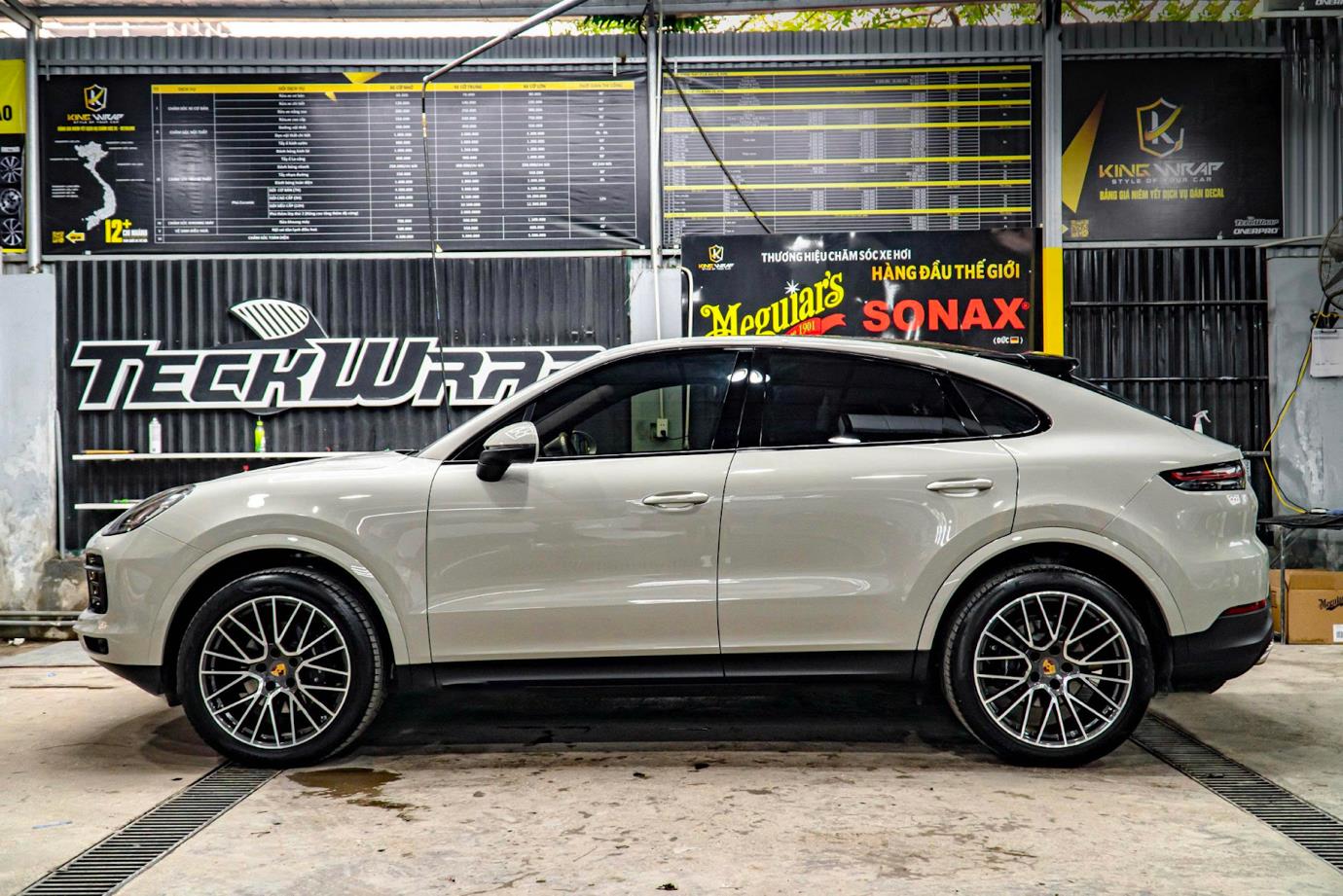 Dán PPF xe ô tô – Lớp áo giáp trong suốt bảo vệ giá trị chiếc xe của bạn- Ảnh 2. Dán PPF xe ô tô – Lớp áo giáp trong suốt bảo vệ giá trị chiếc xe của bạn- Ảnh 2.