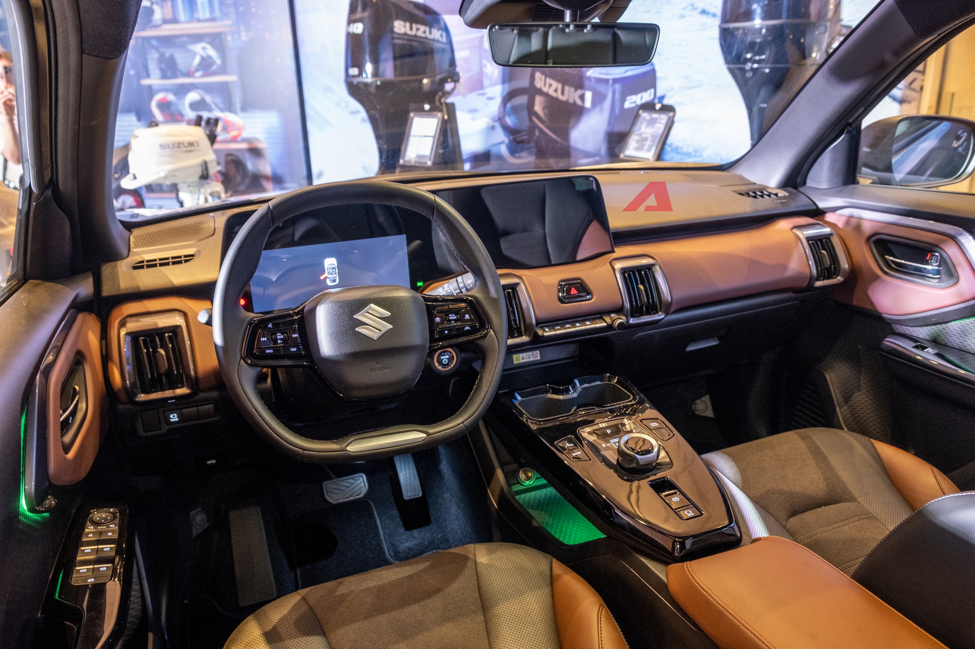 Suzuki eVitara bất ngờ xuất hiện tại Việt Nam: SUV thuần điện đi được tối đa 500km/lần sạc- Ảnh 11.