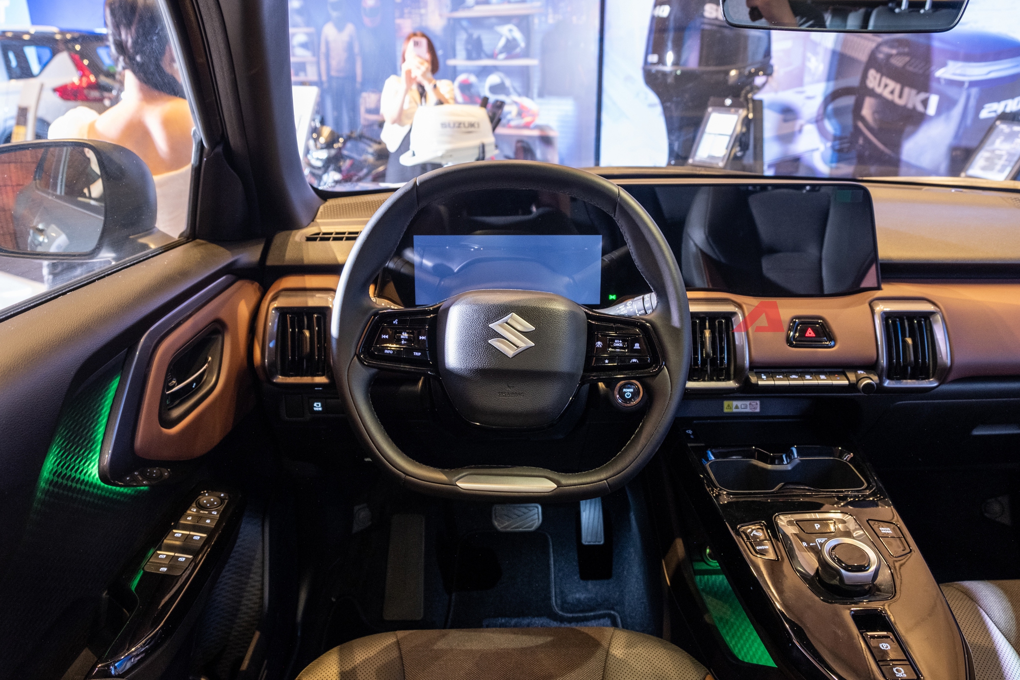 Suzuki eVitara bất ngờ xuất hiện tại Việt Nam: SUV thuần điện đi được tối đa 500km/lần sạc- Ảnh 12.