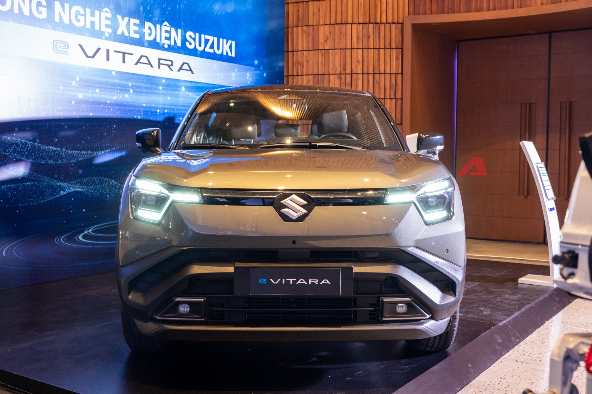 Suzuki eVitara bất ngờ xuất hiện tại Việt Nam: SUV thuần điện đi được tối đa 500km/lần sạc- Ảnh 5.