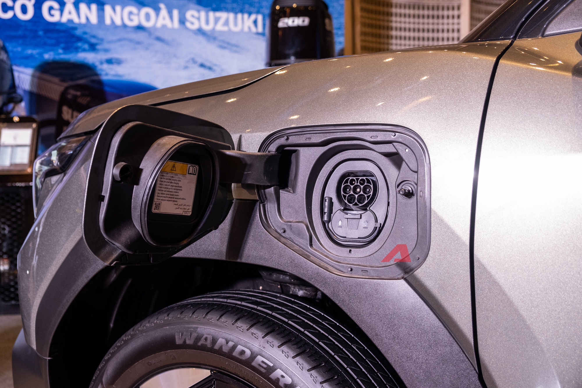 Suzuki eVitara bất ngờ xuất hiện tại Việt Nam: SUV thuần điện đi được tối đa 500km/lần sạc- Ảnh 7.