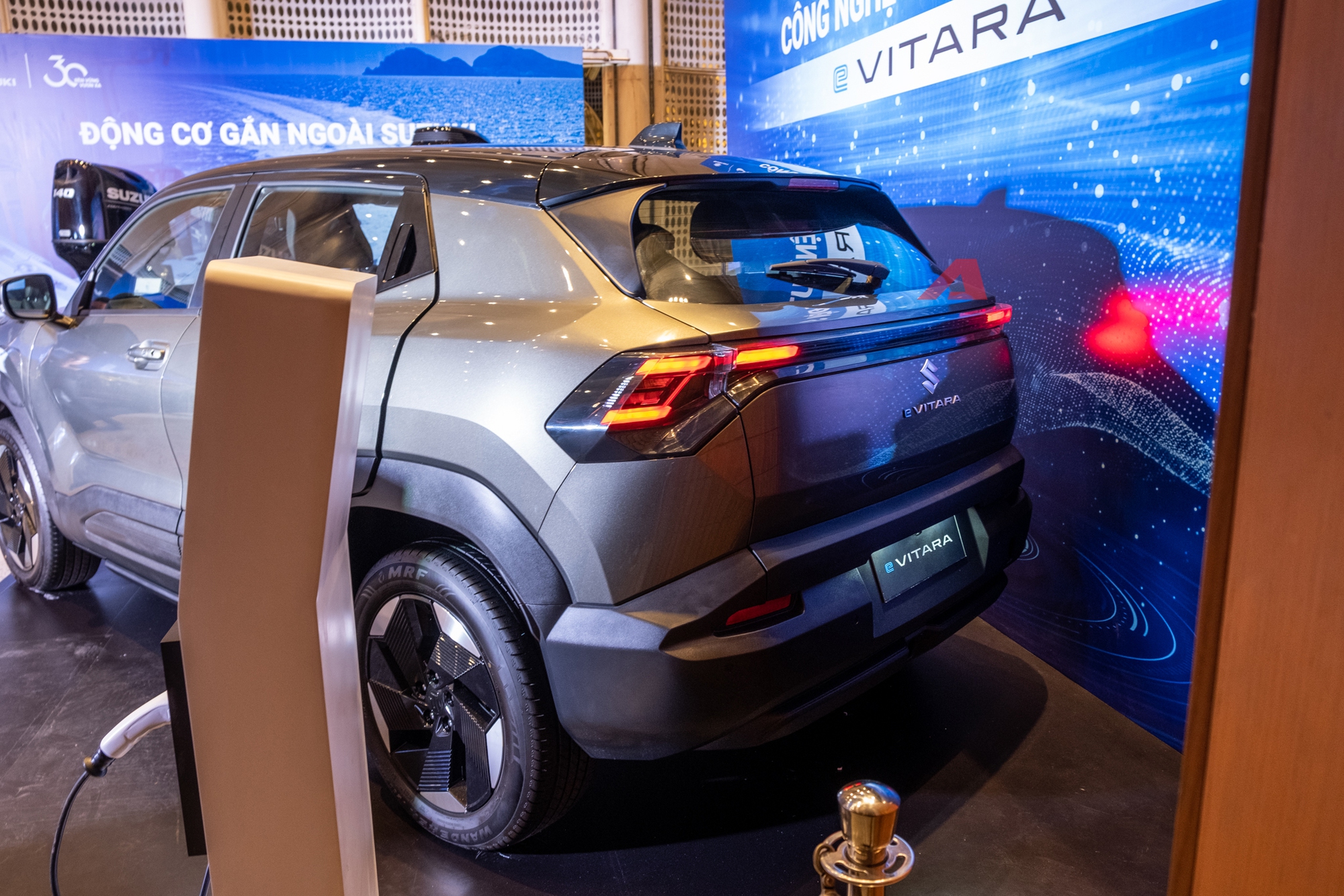 Suzuki eVitara bất ngờ xuất hiện tại Việt Nam: SUV thuần điện đi được tối đa 500km/lần sạc- Ảnh 8.