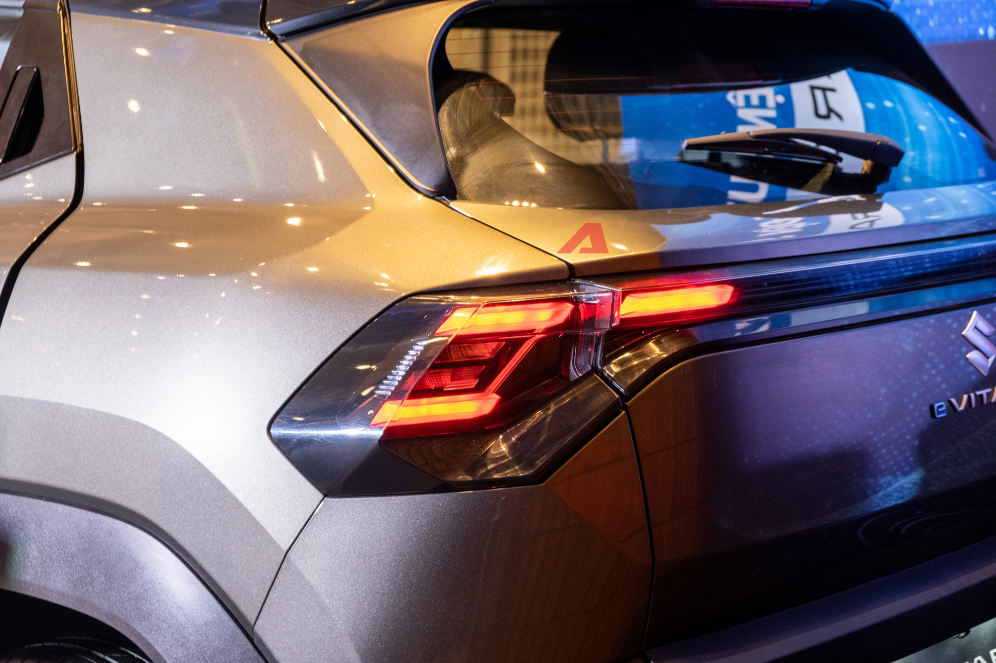 Suzuki eVitara bất ngờ xuất hiện tại Việt Nam: SUV thuần điện đi được tối đa 500km/lần sạc- Ảnh 9.