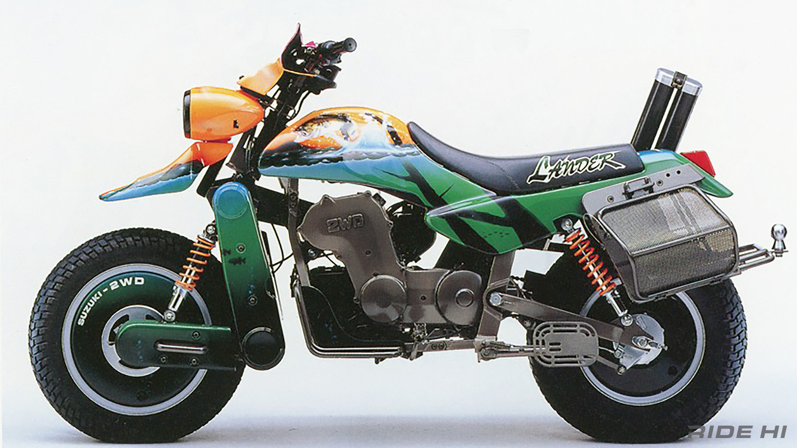 Hơn 30 năm trước Suzuki đã từng làm ra những chiếc xe máy 'siêu nhân' dẫn động hai cầu như ô tô- Ảnh 5.