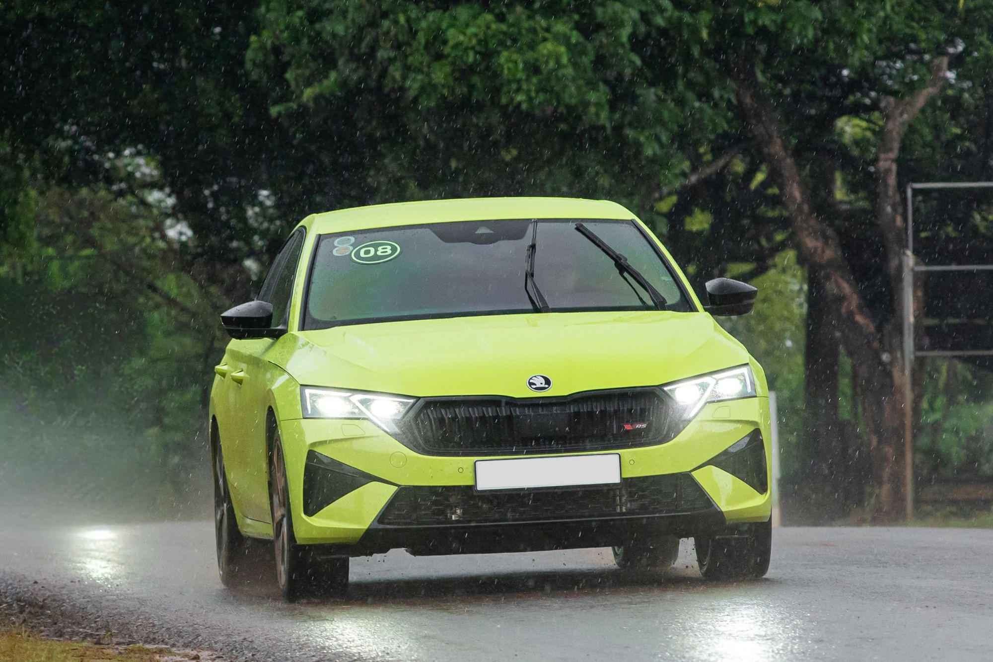 Mẫu sedan giá quy đổi 1,5 tỷ đồng này bán sạch sau 20 phút nhận đặt tại Ấn Độ - Việt Nam chỉ có 1 chiếc- Ảnh 5.