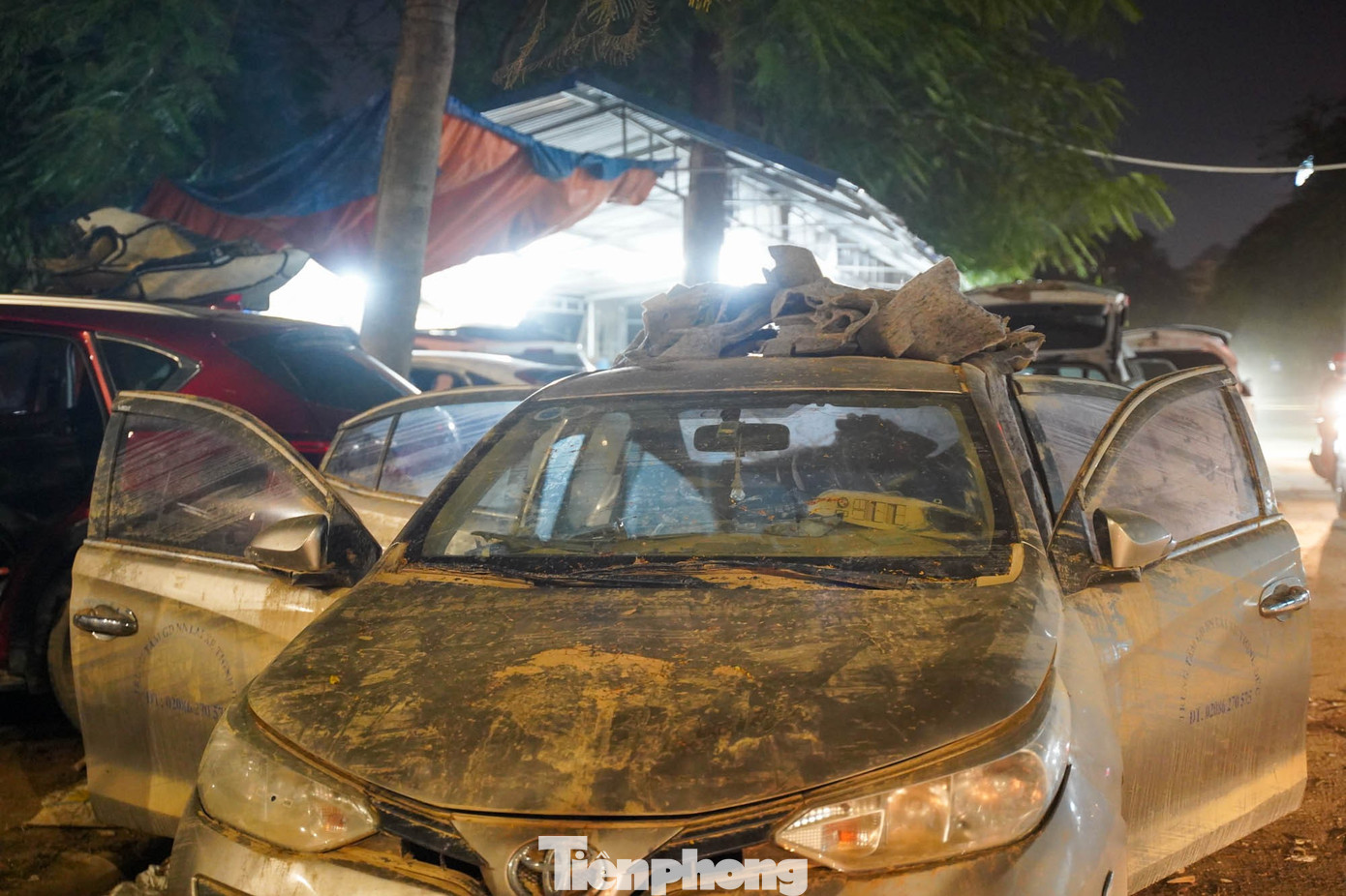 Hàng nghìn xe ngập nước, gara ở Thái Nguyên làm xuyên đêm vẫn quá tải- Ảnh 17.