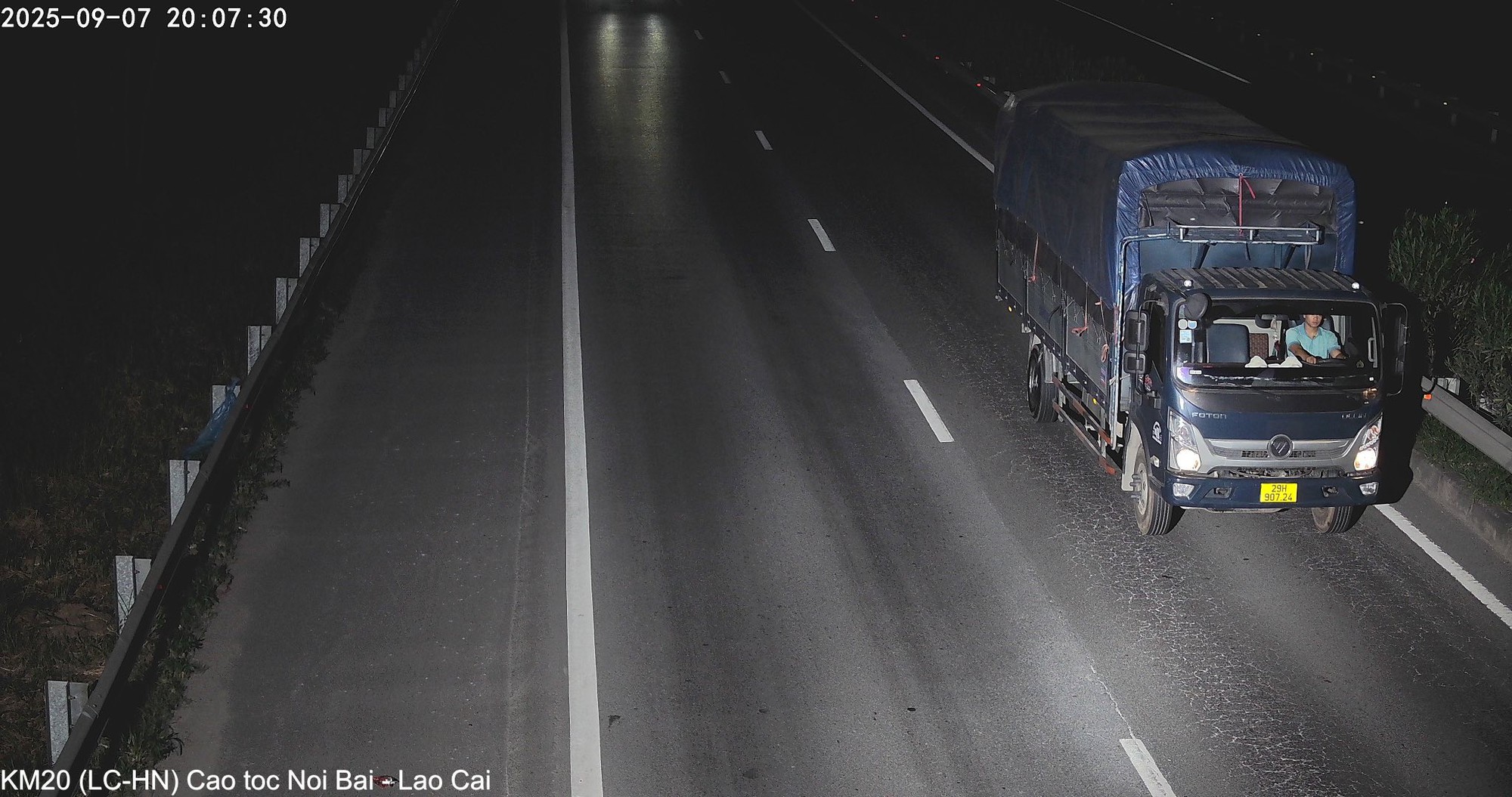 Chủ xe nói camera AI "phạt oan", Cục CSGT tung luôn hình ảnh không thể chối cãi- Ảnh 2. Chủ xe nói camera AI "phạt oan", Cục CSGT tung luôn hình ảnh không thể chối cãi- Ảnh 2.