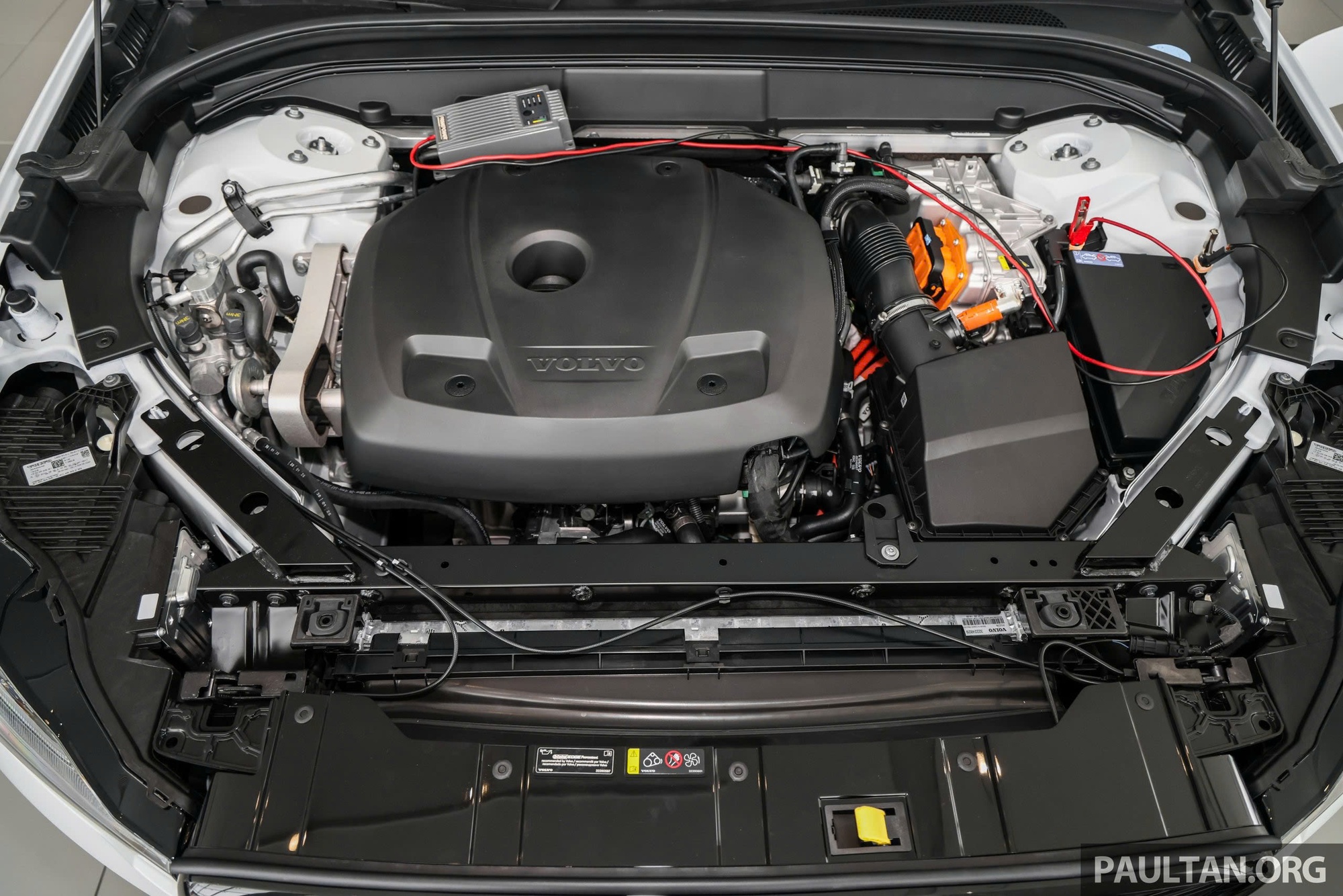 Volvo XC60 bản nâng cấp đến Đông Nam Á: Giá quy đổi từ 2 tỷ đồng, có bản PHEV chạy 89km không cần xăng- Ảnh 4.