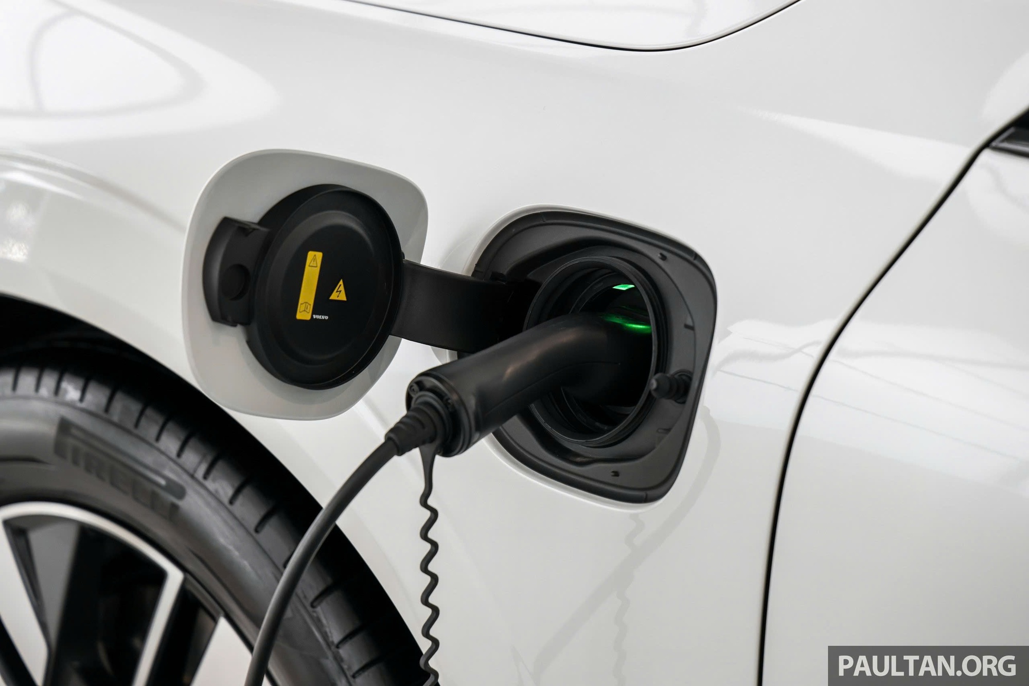 Volvo XC60 bản nâng cấp đến Đông Nam Á: Giá quy đổi từ 2 tỷ đồng, có bản PHEV chạy 89km không cần xăng- Ảnh 14.