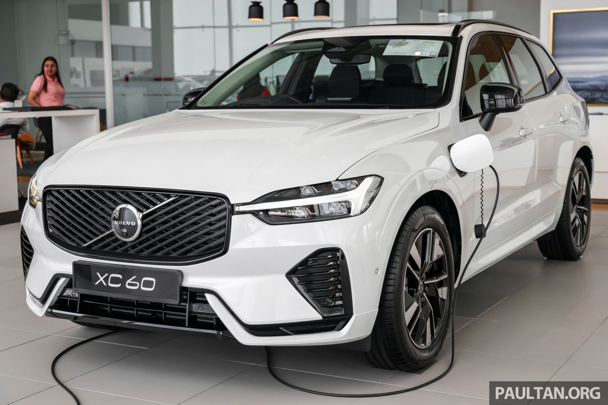 Volvo XC60 bản nâng cấp đến Đông Nam Á: Giá quy đổi từ 2 tỷ đồng, có bản PHEV chạy 89km không cần xăng- Ảnh 5.