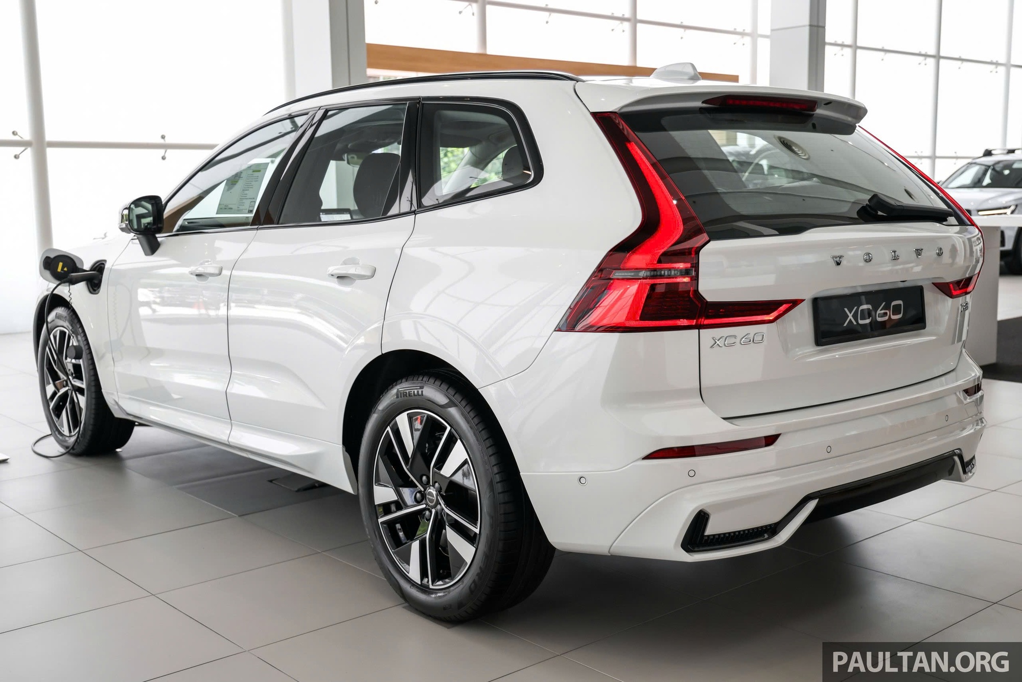 Volvo XC60 bản nâng cấp đến Đông Nam Á: Giá quy đổi từ 2 tỷ đồng, có bản PHEV chạy 89km không cần xăng- Ảnh 6.