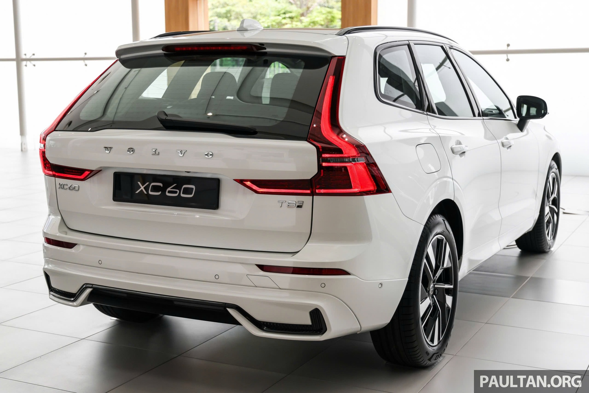 Volvo XC60 bản nâng cấp đến Đông Nam Á: Giá quy đổi từ 2 tỷ đồng, có bản PHEV chạy 89km không cần xăng- Ảnh 7.