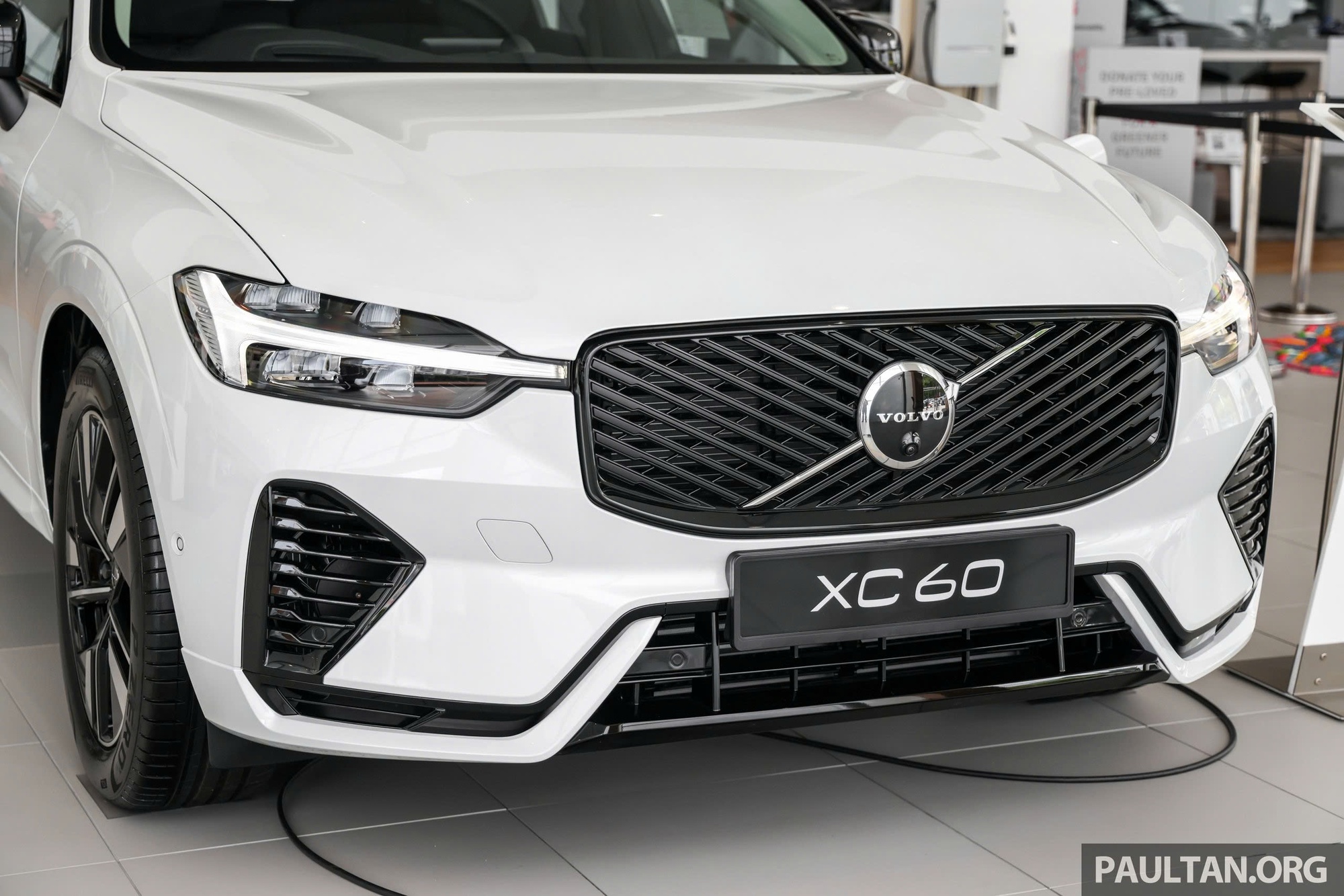 Volvo XC60 bản nâng cấp đến Đông Nam Á: Giá quy đổi từ 2 tỷ đồng, có bản PHEV chạy 89km không cần xăng- Ảnh 8.