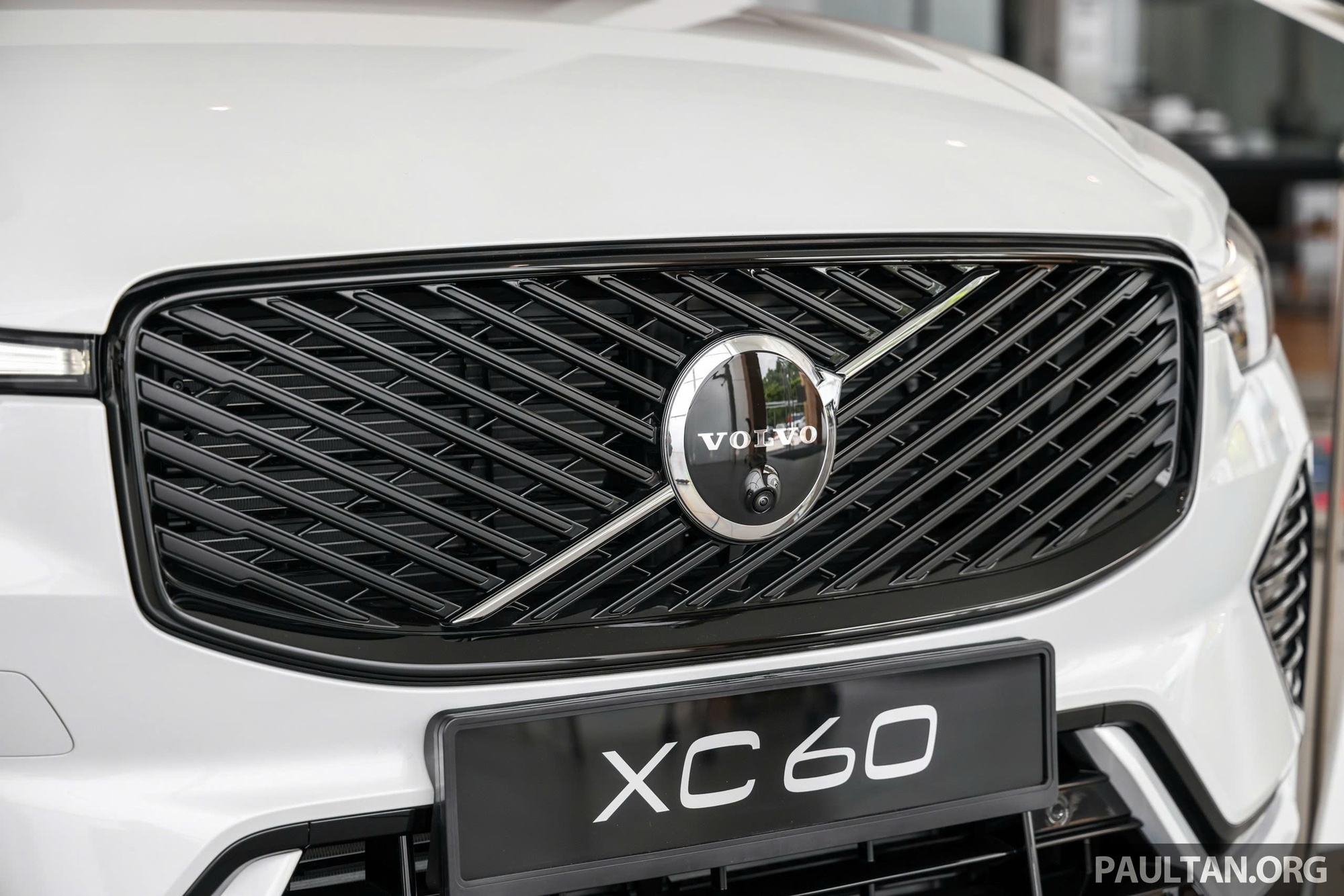 Volvo XC60 bản nâng cấp đến Đông Nam Á: Giá quy đổi từ 2 tỷ đồng, có bản PHEV chạy 89km không cần xăng- Ảnh 10.