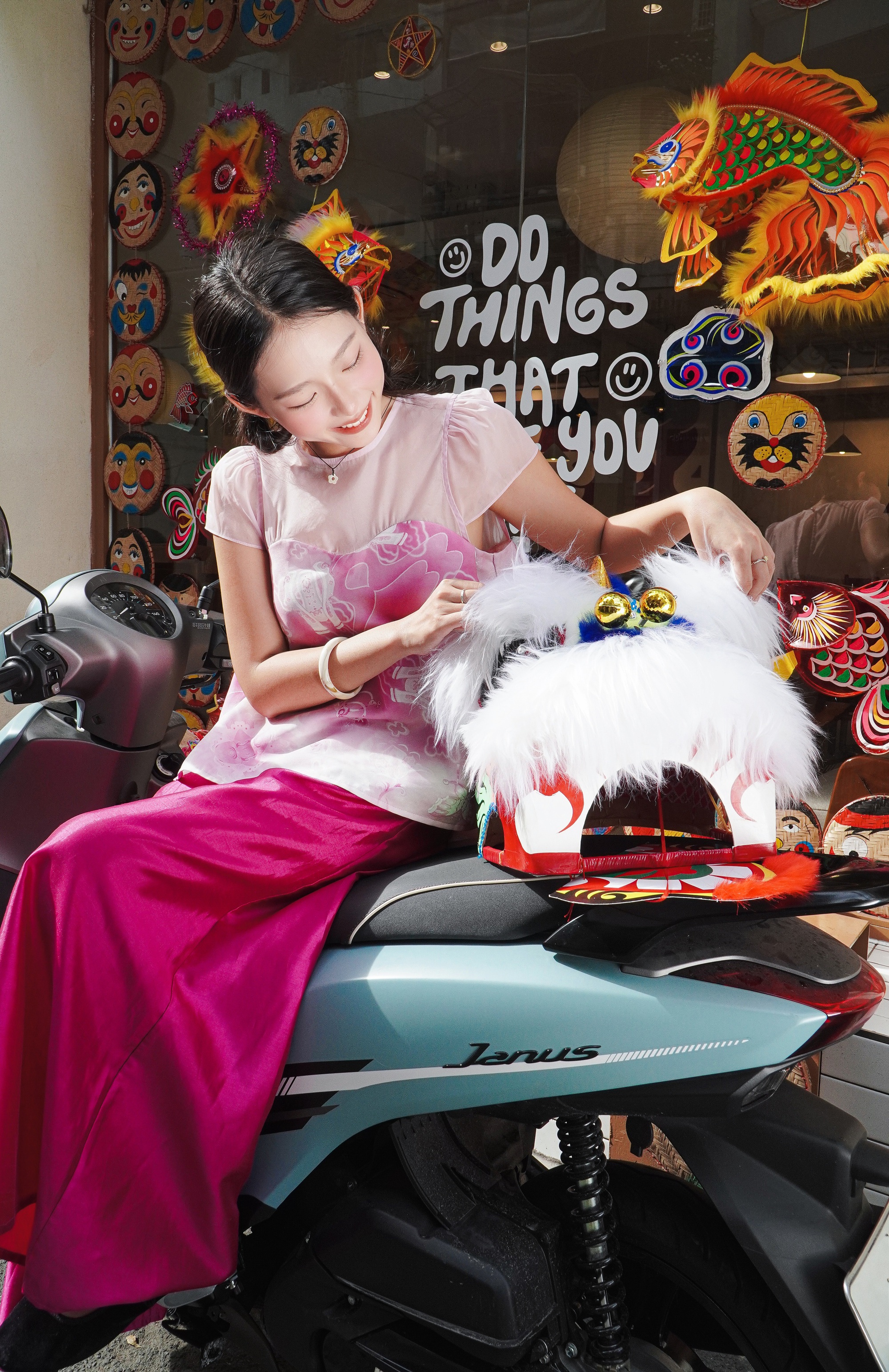 Tự cầm lái và tận hưởng hành trình theo cách của riêng mình - Món quà 20/10 ý nghĩa nhất của những cô gái Gen Z độc lập- Ảnh 5.