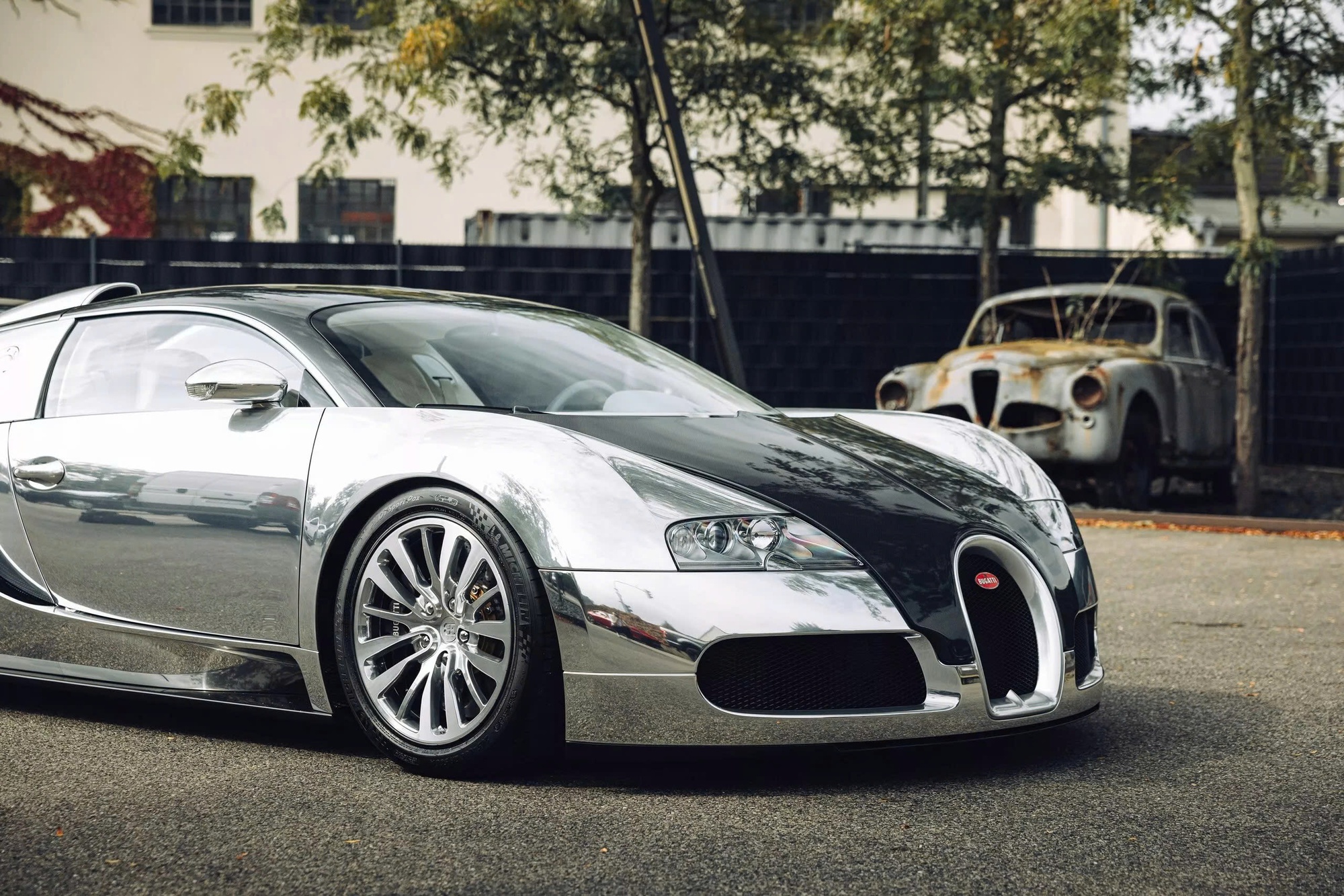Đỉnh cao như Bugatti Veyron: Xe cũ không màu sơn, đã 18 năm tuổi vẫn có thể bán lại với giá quy đổi 60 tỷ đồng- Ảnh 9.