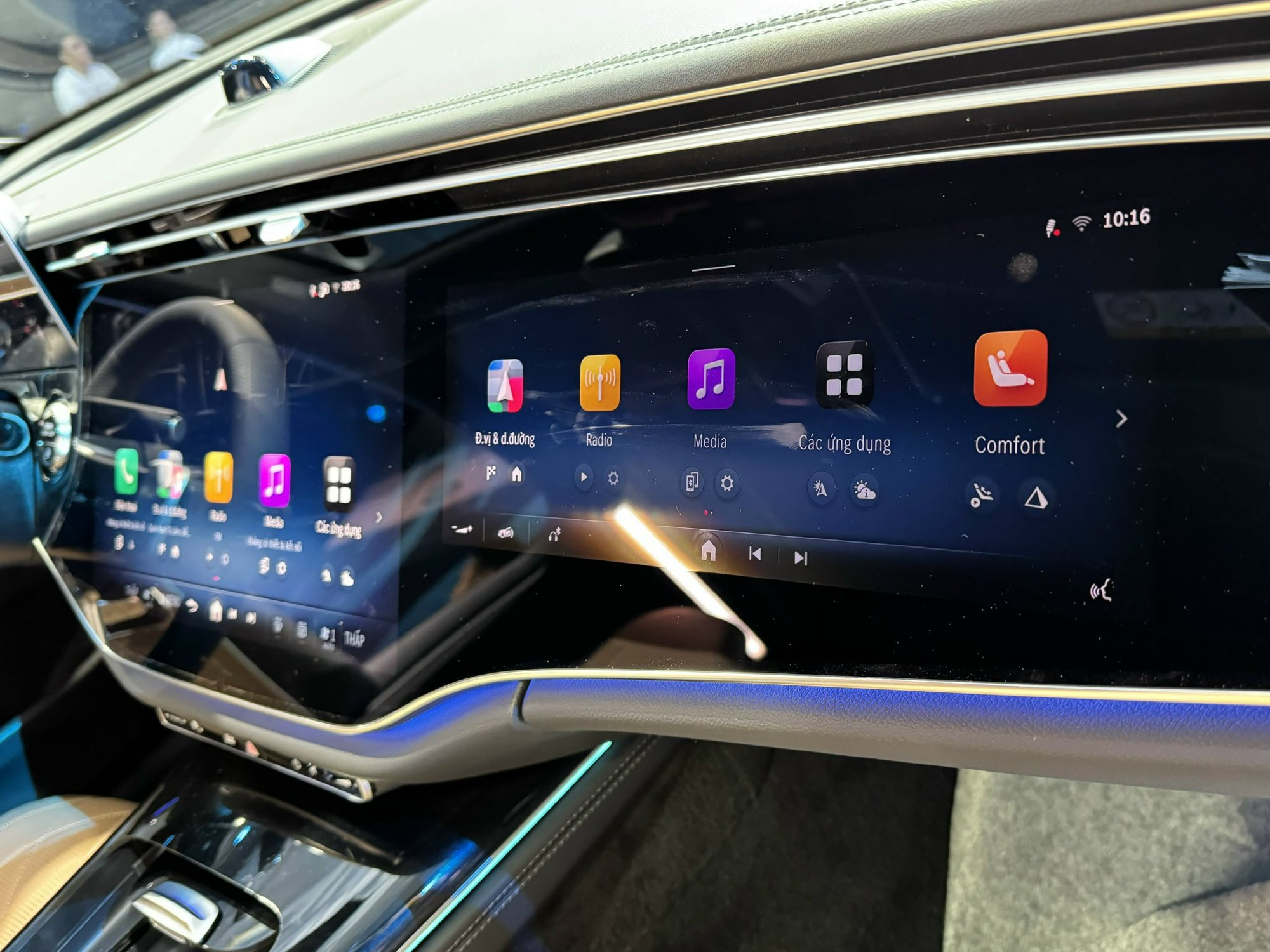 Mercedes-Benz E-Class thêm màn hình ghế phụ: Chuyên gia nói dễ mất tập trung, chủ xe khen vì phục vụ gia đình- Ảnh 19. Mercedes-Benz E-Class thêm màn hình ghế phụ: Chuyên gia nói dễ mất tập trung, chủ xe khen vì phục vụ gia đình- Ảnh 19.