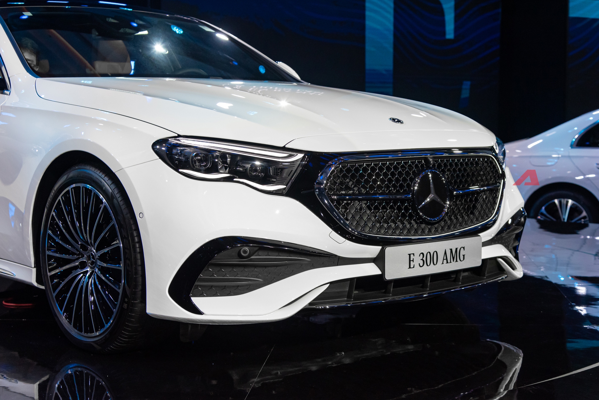 Video này không chỉ có E-Class 2025, tiết lộ của chuyên gia sản phẩm Mercedes-Benz Việt Nam gây bất ngờ- Ảnh 3.