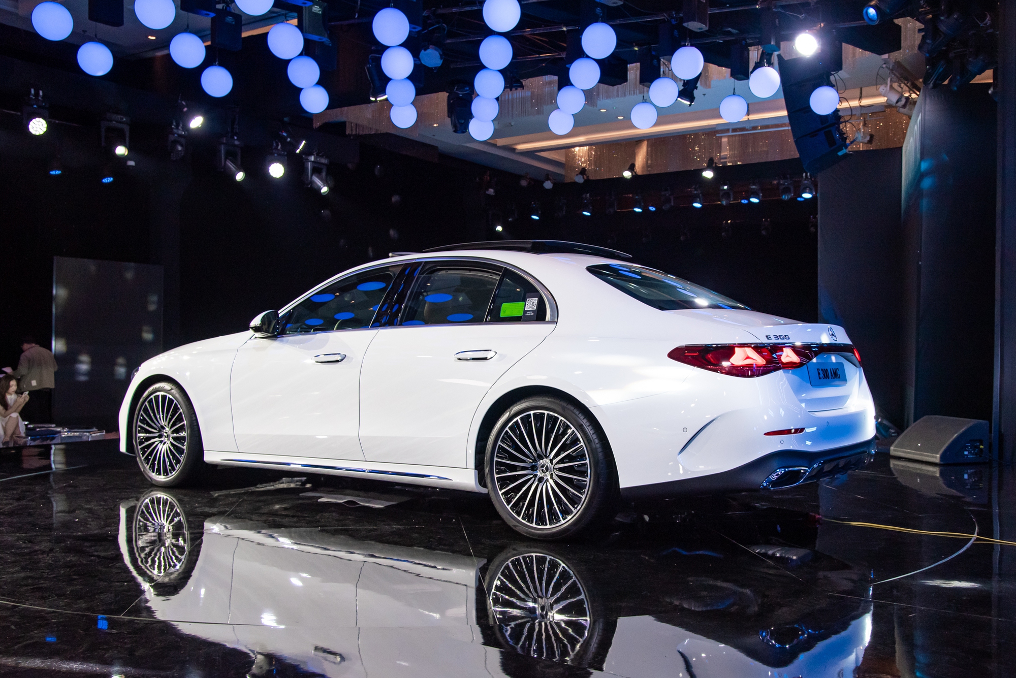 Video này không chỉ có E-Class 2025, tiết lộ của chuyên gia sản phẩm Mercedes-Benz Việt Nam gây bất ngờ- Ảnh 6.