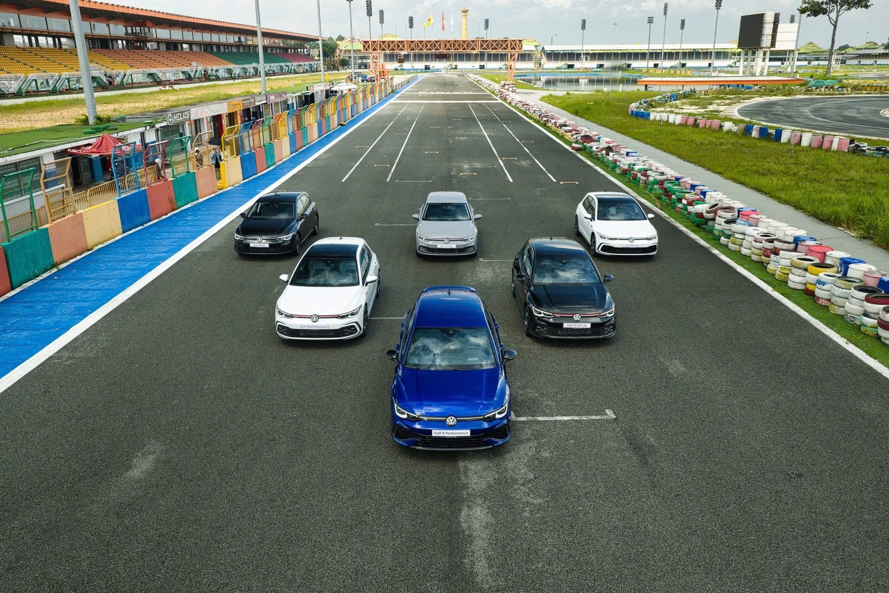 3 mẫu ô tô mới chốt ra mắt Việt Nam ngày 31/10: Toàn là xe thể thao, 2 mẫu thuần điện đến từ Italy, có mẫu mạnh tới 750 mã lực- Ảnh 6. 3 mẫu ô tô mới chốt ra mắt Việt Nam ngày 31/10: Toàn là xe thể thao, 2 mẫu thuần điện đến từ Italy, có mẫu mạnh tới 750 mã lực- Ảnh 6.