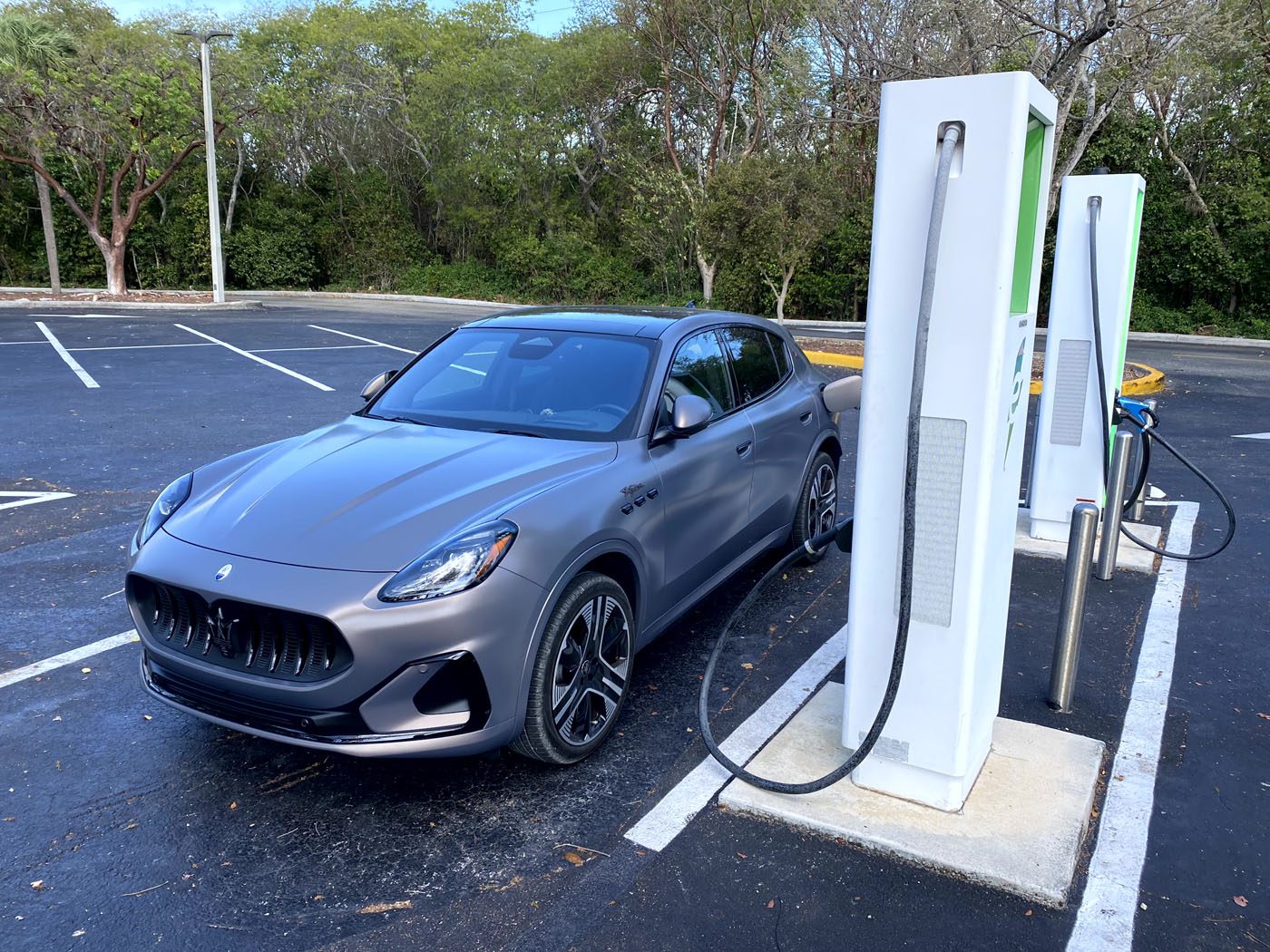 3 mẫu ô tô mới chốt ra mắt Việt Nam ngày 31/10: Toàn là xe thể thao, 2 mẫu thuần điện đến từ Italy, có mẫu mạnh tới 750 mã lực- Ảnh 2. 3 mẫu ô tô mới chốt ra mắt Việt Nam ngày 31/10: Toàn là xe thể thao, 2 mẫu thuần điện đến từ Italy, có mẫu mạnh tới 750 mã lực- Ảnh 2.