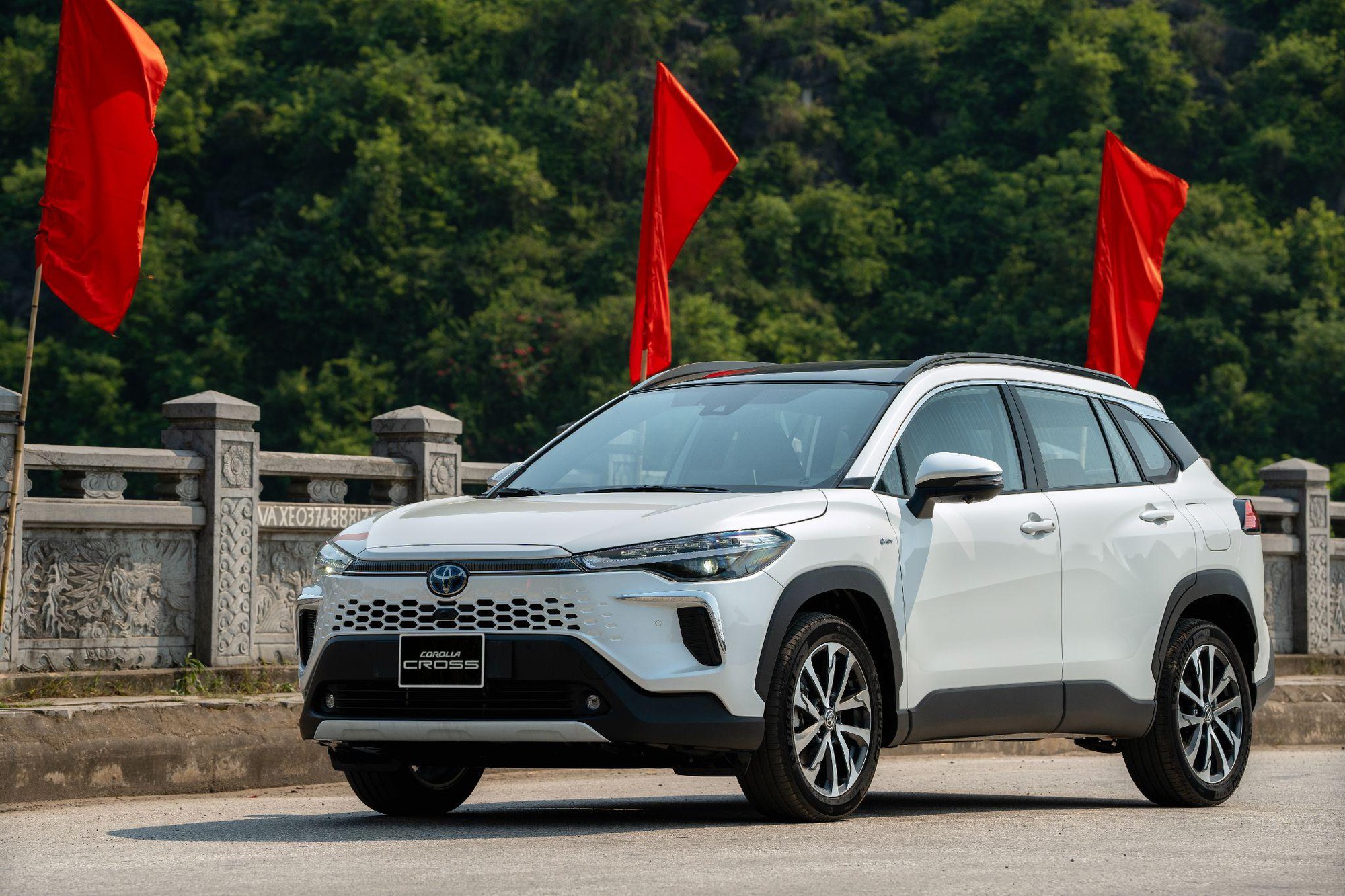 Toyota dùng ưu đãi khủng, thúc đẩy thị trường xe Hybrid dịp cuối năm- Ảnh 1.