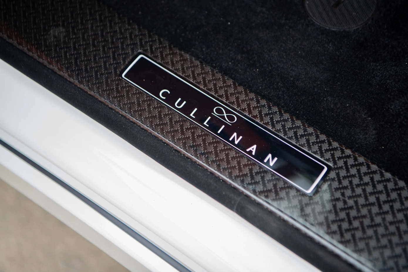 Cận cảnh Rolls-Royce Cullinan Black Badge 2025 đầu tiên về Việt Nam- Ảnh 18.