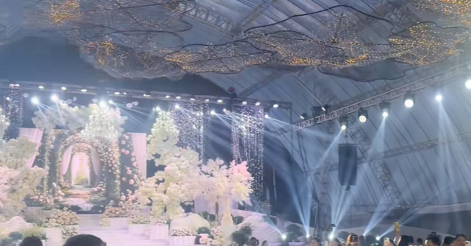 Mưa gió dữ dội làm rách rạp cưới chục tỷ của Viết Vương - Đỗ Hà, dàn xe tải được điều động gấp- Ảnh 6.