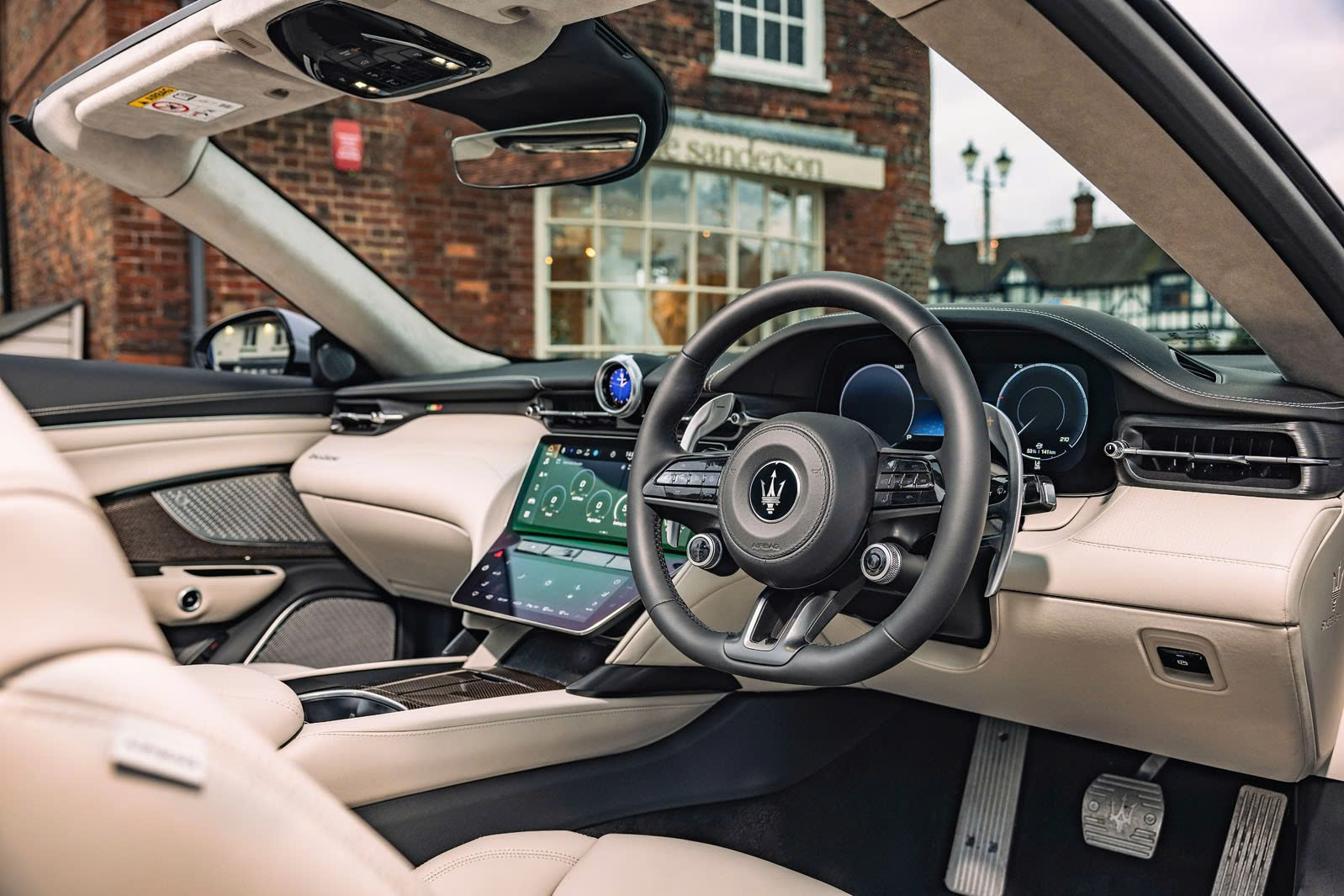 3 mẫu ô tô mới chốt ra mắt Việt Nam ngày 31/10: Toàn là xe thể thao, 2 mẫu thuần điện đến từ Italy, có mẫu mạnh tới 750 mã lực- Ảnh 5. 3 mẫu ô tô mới chốt ra mắt Việt Nam ngày 31/10: Toàn là xe thể thao, 2 mẫu thuần điện đến từ Italy, có mẫu mạnh tới 750 mã lực- Ảnh 5.