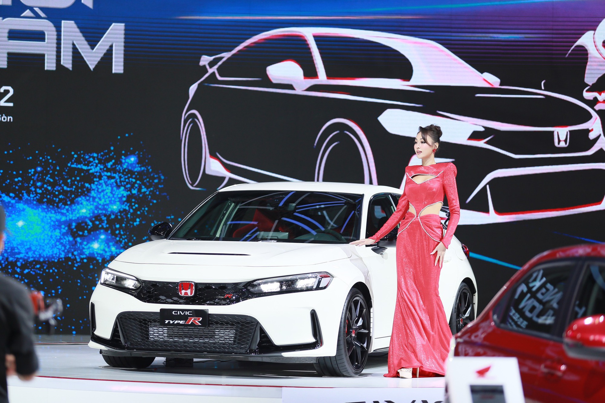 Honda Civic Type R sắp thành hàng sưu tầm hiếm cho dân chơi Việt: Còn 10 chiếc cuối, giá gần 3 tỷ đồng tiệm cận Porsche Macan- Ảnh 2. Honda Civic Type R sắp thành hàng sưu tầm hiếm cho dân chơi Việt: Còn 10 chiếc cuối, giá gần 3 tỷ đồng tiệm cận Porsche Macan- Ảnh 2.