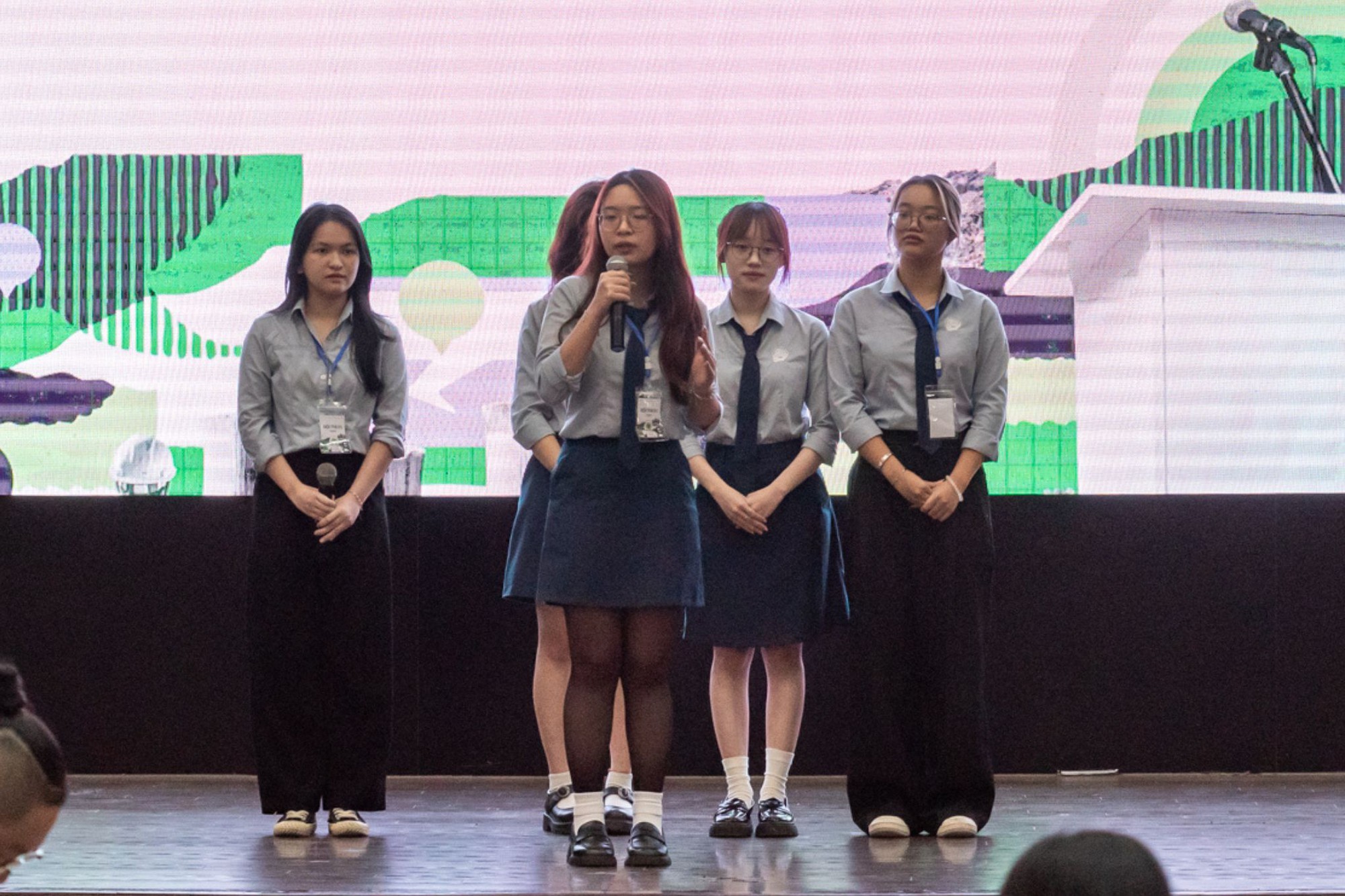 Cuộc thi hùng biện Green Voices có thí sinh đầu tiên vào chung kết: Chiến thắng nhờ thông điệp ‘sạc lại tư duy hội nhập’- Ảnh 7.