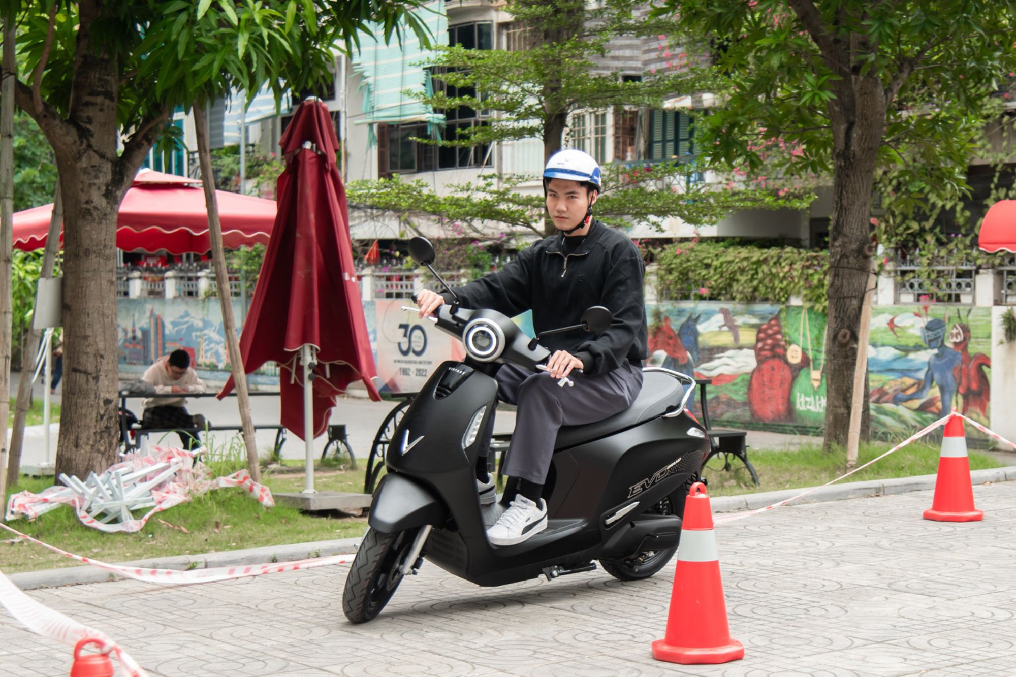 Cuộc thi hùng biện Green Voices có thí sinh đầu tiên vào chung kết: Chiến thắng nhờ thông điệp ‘sạc lại tư duy hội nhập’- Ảnh 19.