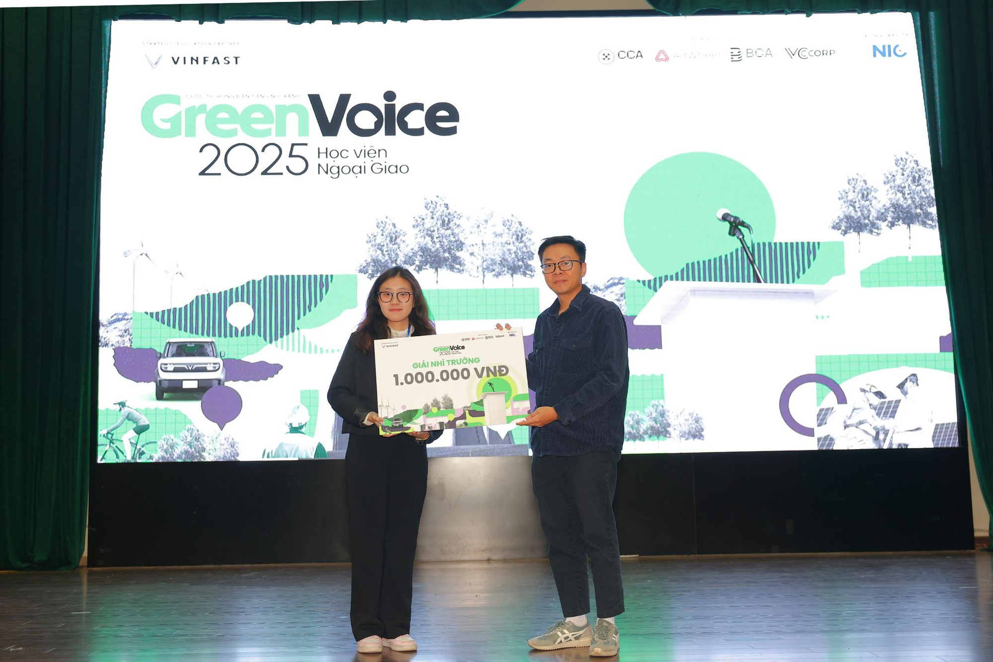 Cuộc thi hùng biện Green Voices có thí sinh đầu tiên vào chung kết: Chiến thắng nhờ thông điệp ‘sạc lại tư duy hội nhập’- Ảnh 5.