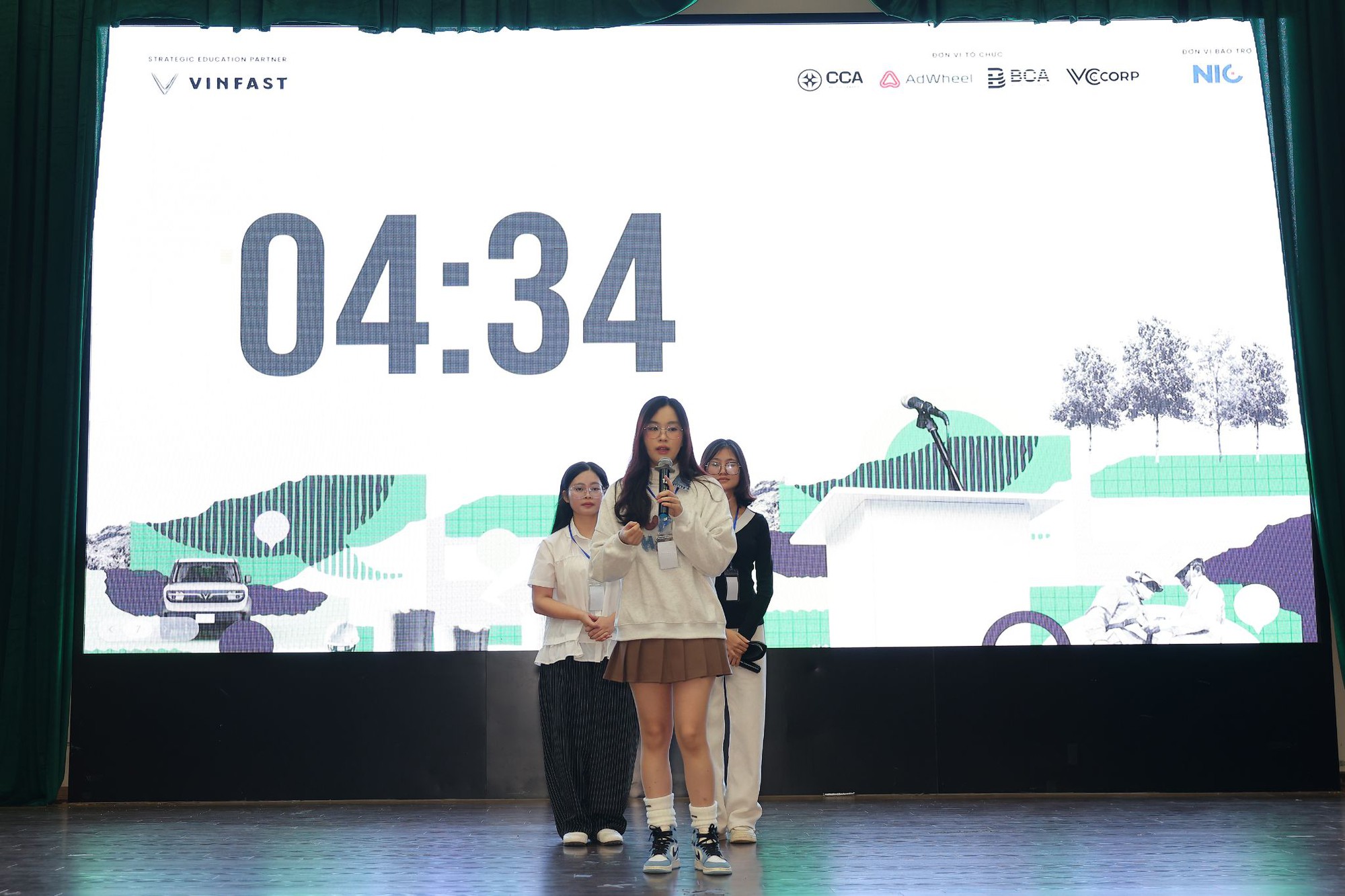 Cuộc thi hùng biện Green Voices có thí sinh đầu tiên vào chung kết: Chiến thắng nhờ thông điệp ‘sạc lại tư duy hội nhập’- Ảnh 13.