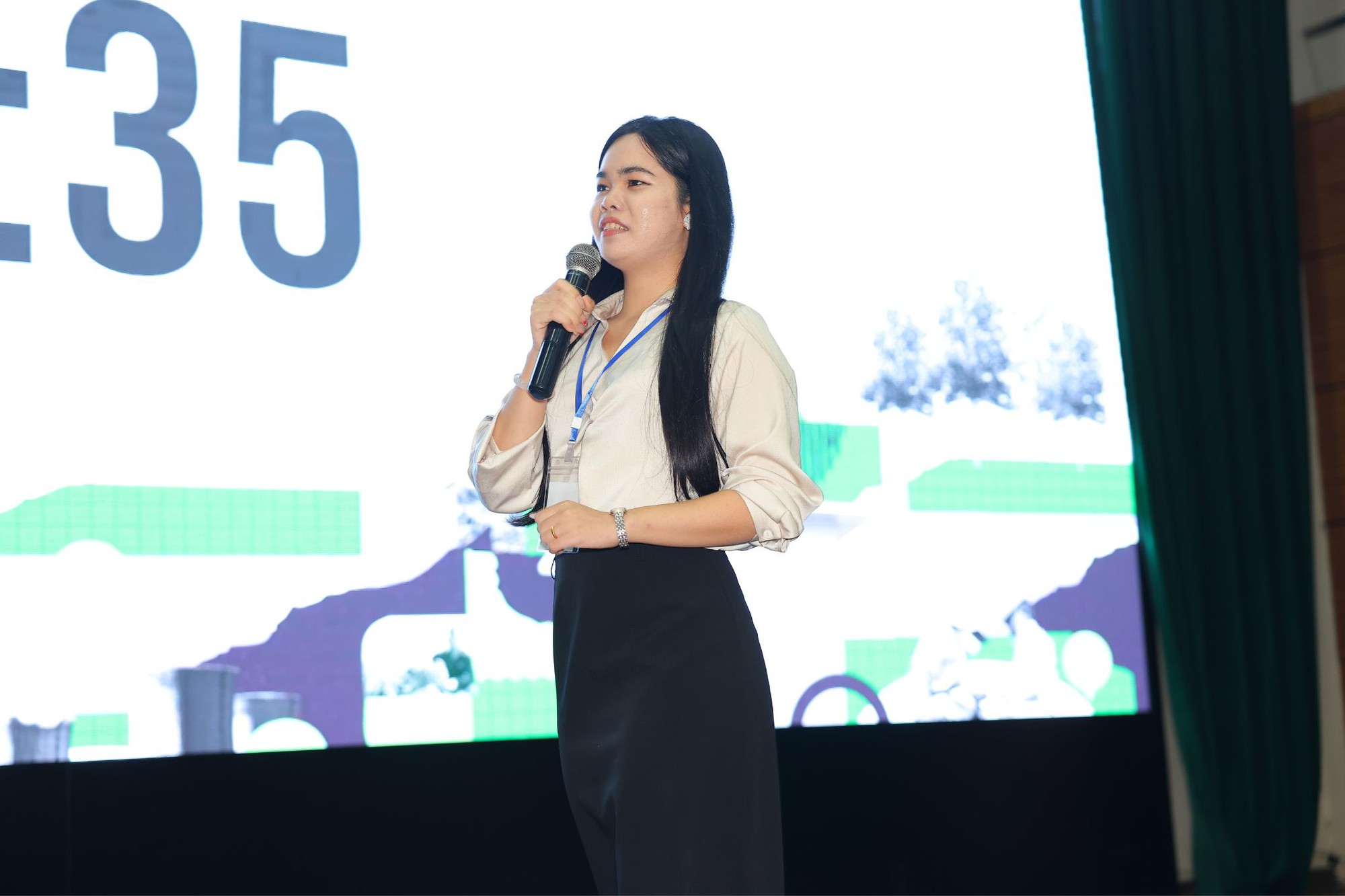Cuộc thi hùng biện Green Voices có thí sinh đầu tiên vào chung kết: Chiến thắng nhờ thông điệp ‘sạc lại tư duy hội nhập’- Ảnh 11.