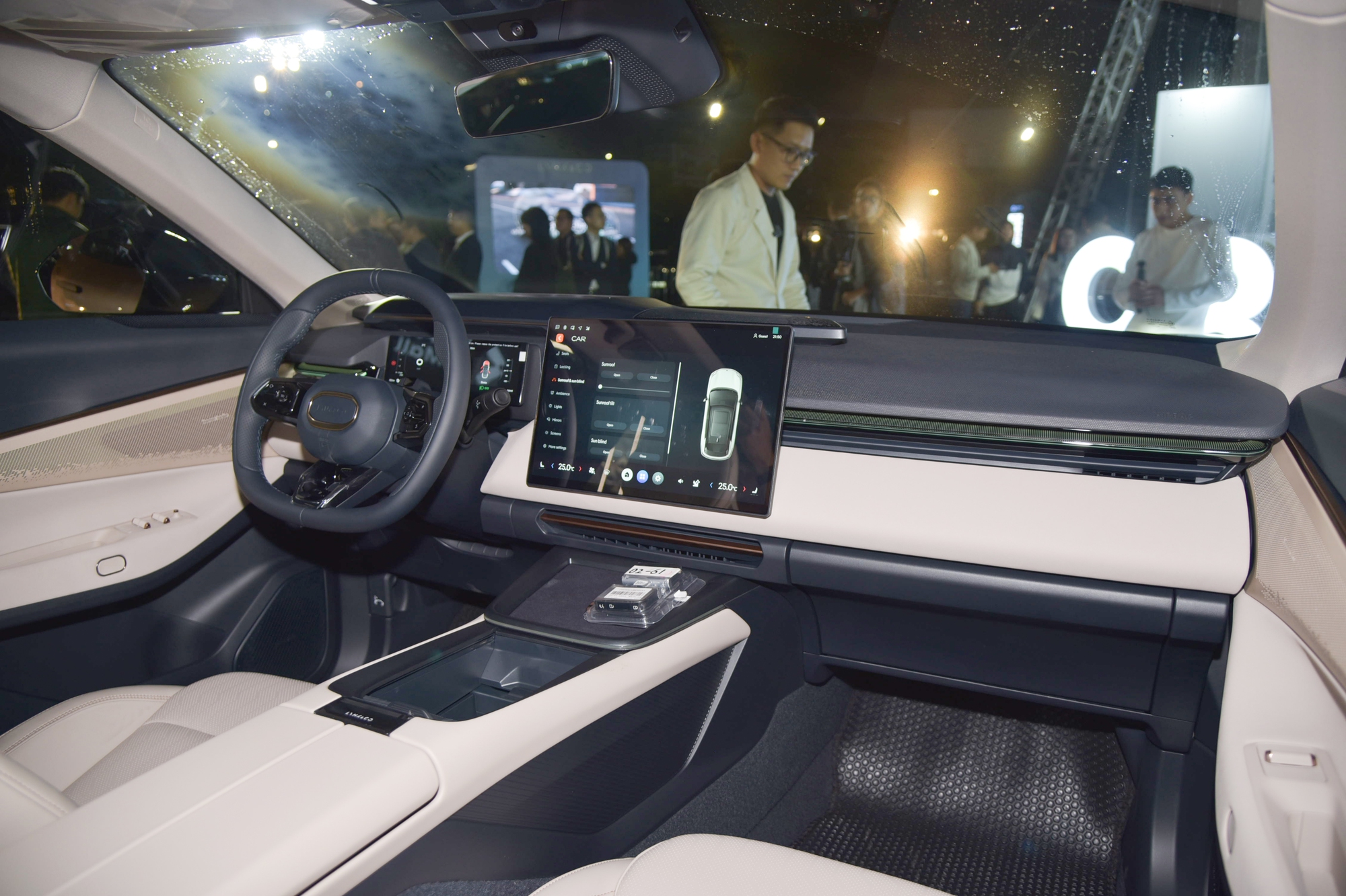 Lynk & Co 08 ra mắt Việt Nam: Giá từ 1,299 tỷ đồng, 5 chỗ nhưng ngang cỡ Santa Fe, PHEV, đầy bình dư sức chạy Hà Nội - Nha Trang- Ảnh 6.