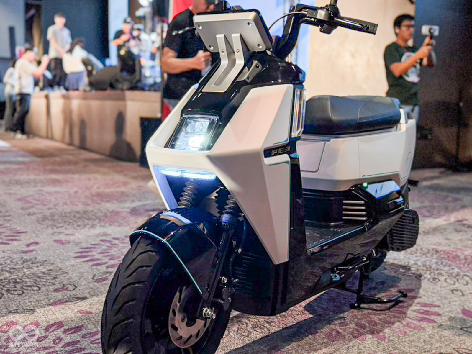 Đây là chiếc xe điện không bao giờ phải lo hết pin: SYM PE3- Ảnh 1.