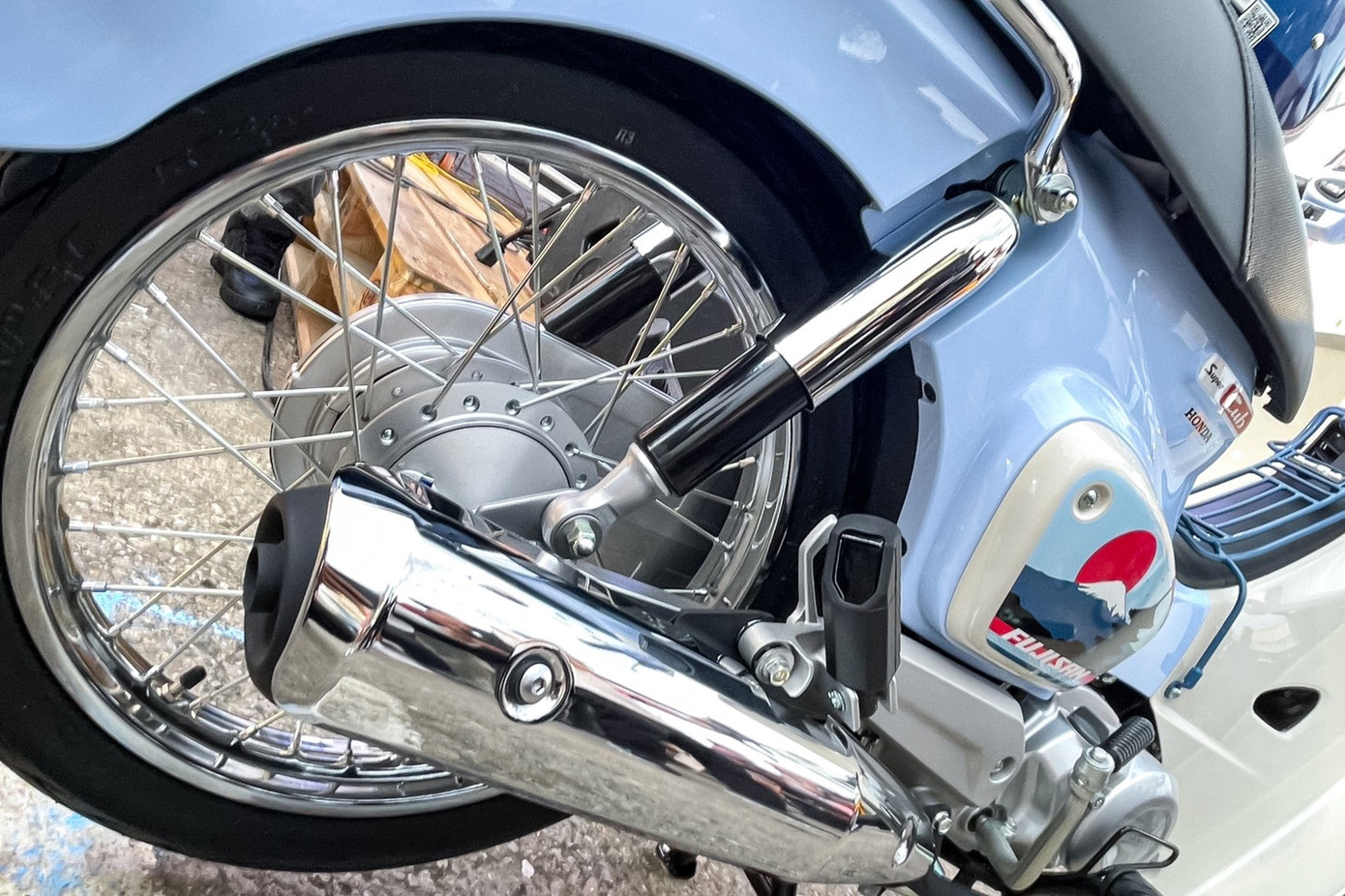 Cận cảnh Honda Super Cub phiên bản giới hạn 500 chiếc vừa trình làng- Ảnh 9.