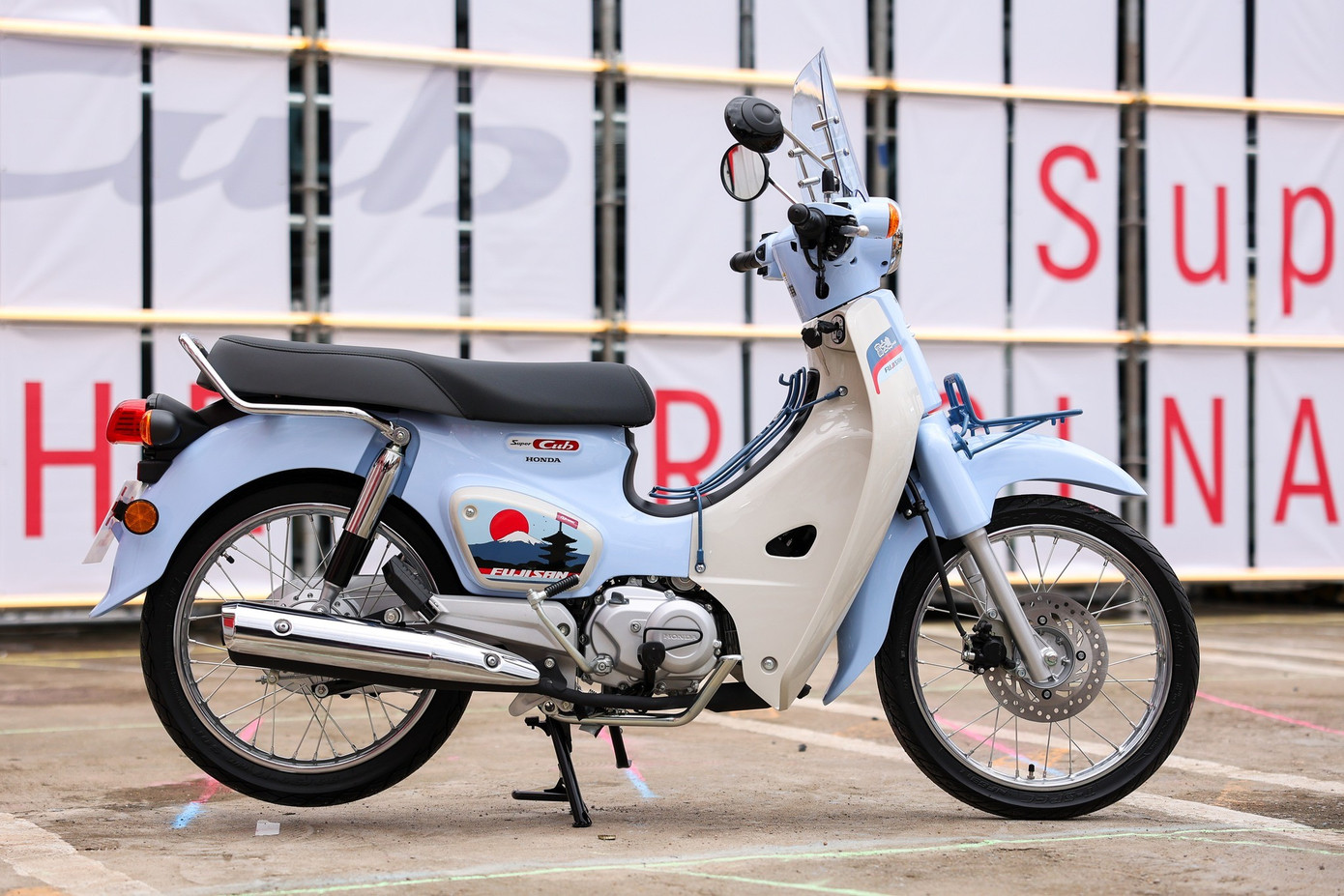 Cận cảnh Honda Super Cub phiên bản giới hạn 500 chiếc vừa trình làng- Ảnh 7.