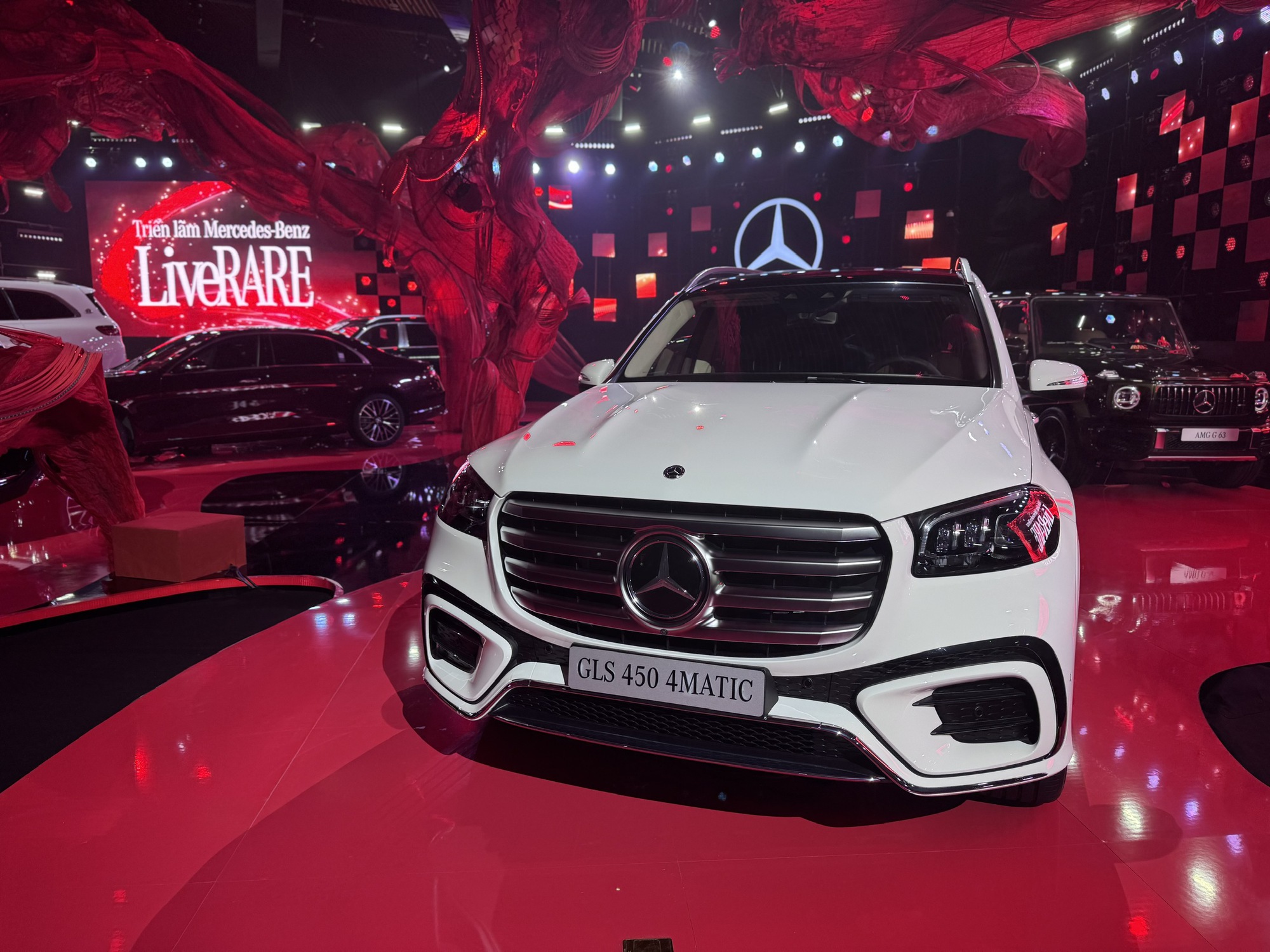 Xe sang ế ẩm, nhà phân phối gặp khó- Ảnh 1. Xe sang ế ẩm, nhà phân phối gặp khó- Ảnh 1.