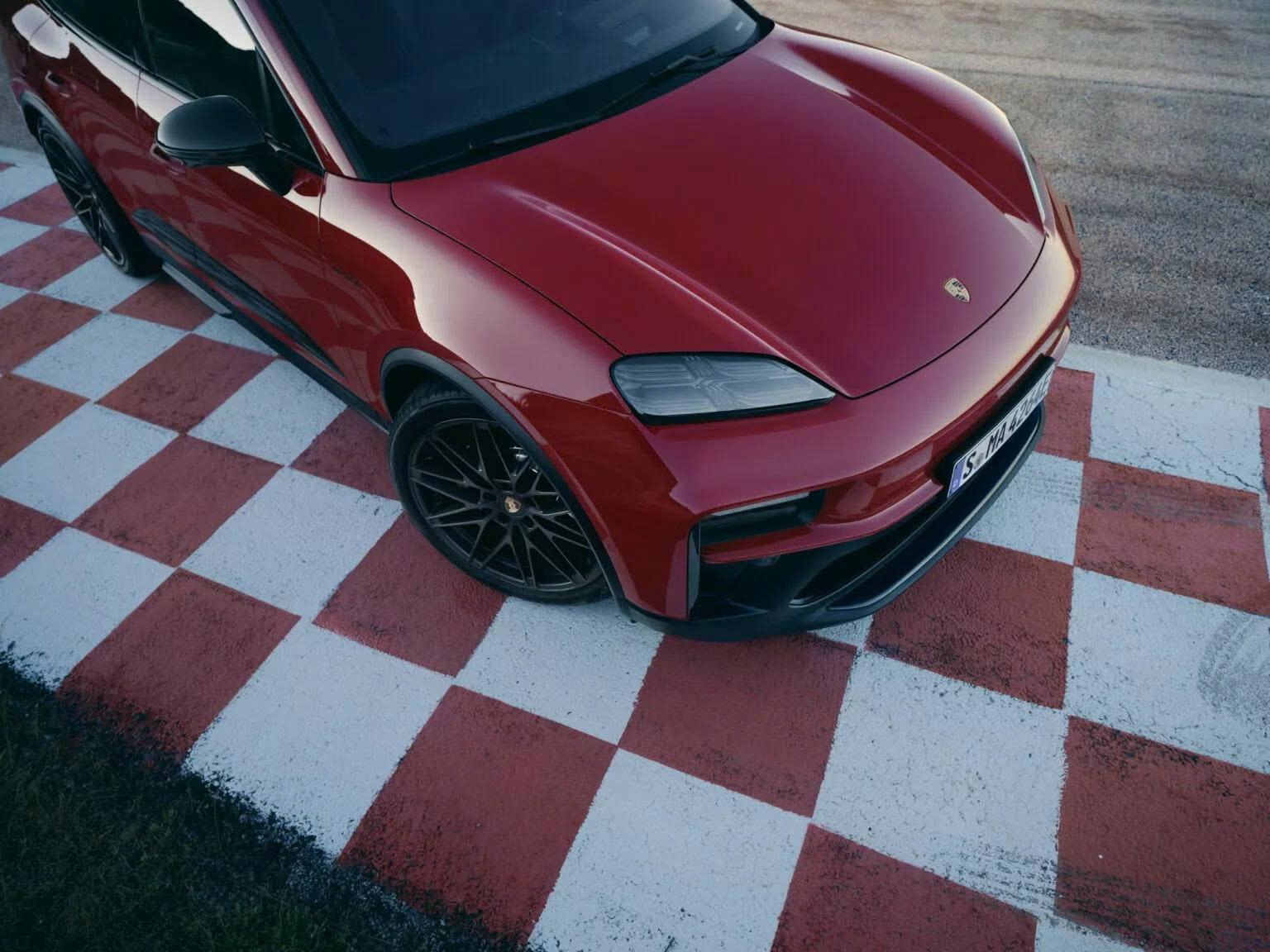 Porsche Macan thêm bản GTS thể thao: Giá quy đổi hơn 2,7 tỷ đồng, động cơ điện mạnh 563 mã lực, chạy Hà Nội - Đà Nẵng không cần sạc- Ảnh 5.