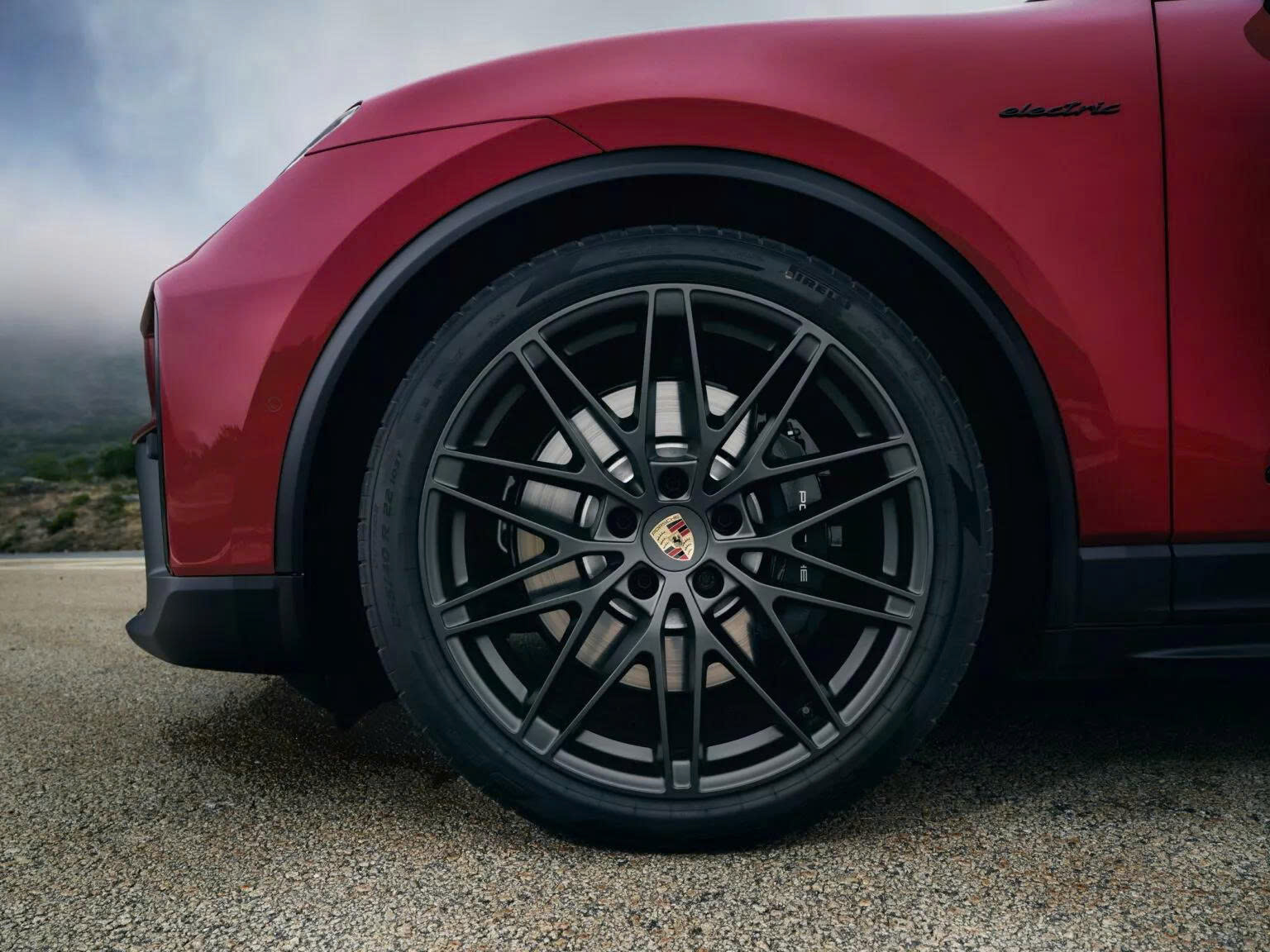 Porsche Macan thêm bản GTS thể thao: Giá quy đổi hơn 2,7 tỷ đồng, động cơ điện mạnh 563 mã lực, chạy Hà Nội - Đà Nẵng không cần sạc- Ảnh 6.