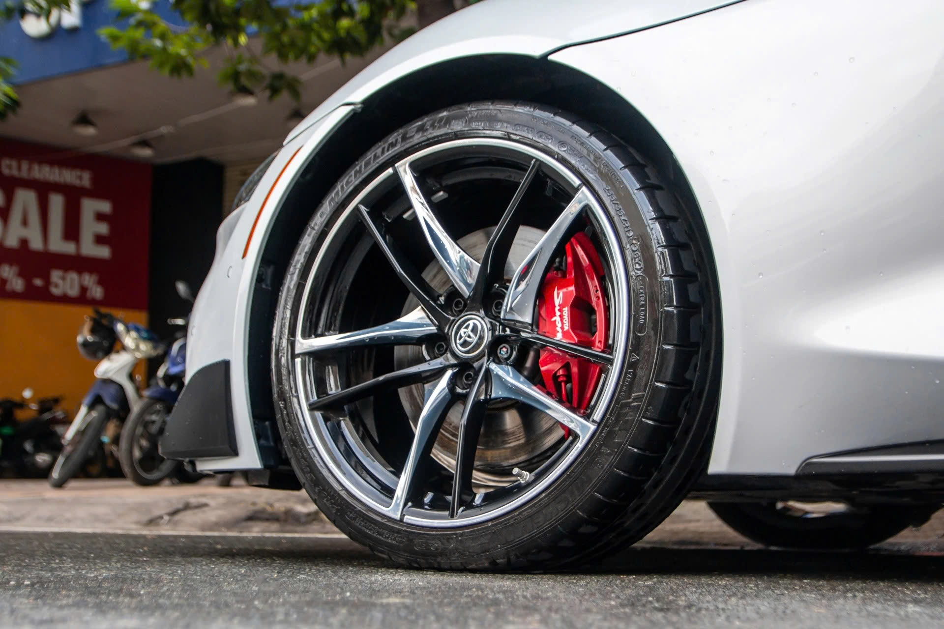 Toyota Supra xác nhận khai tử vào năm sau, chiếc xe của ông Đặng Lê Nguyên Vũ sẽ thành hàng hiếm- Ảnh 7.