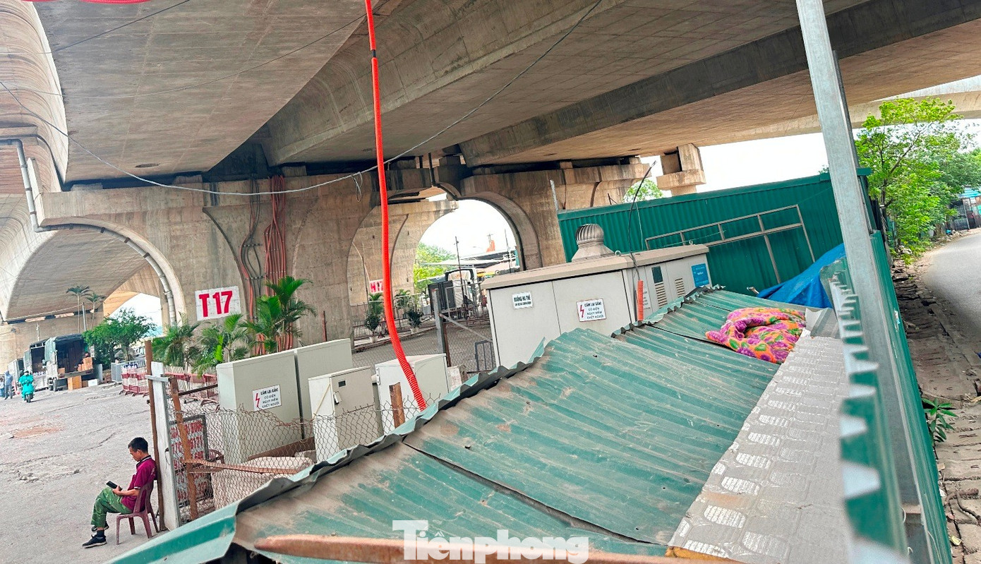 Di dời bãi xe, công trình lấn chiếm ra khỏi gầm cầu Vĩnh Tuy vẫn dang dở- Ảnh 4.