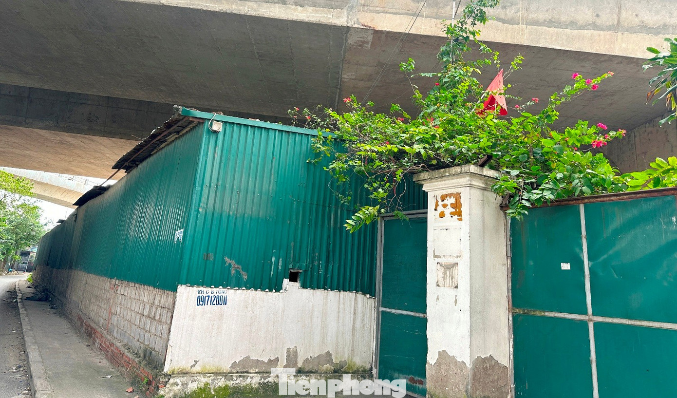 Di dời bãi xe, công trình lấn chiếm ra khỏi gầm cầu Vĩnh Tuy vẫn dang dở- Ảnh 7.