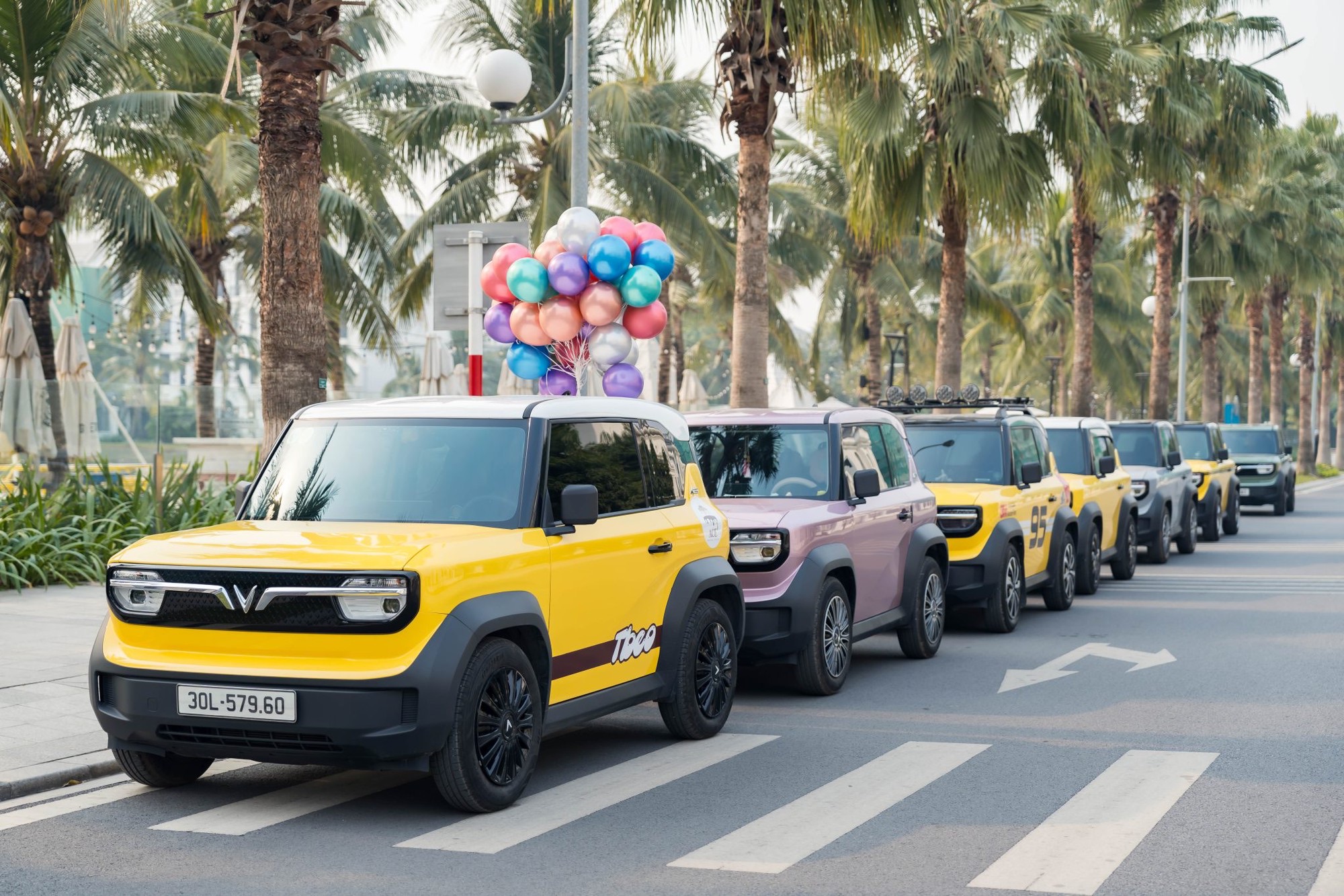 VinFast VF 3 vượt CX-5, Xpander, Ranger trở thành ‘Xe dẫn dắt thị trường’- Ảnh 4. VinFast VF 3 vượt CX-5, Xpander, Ranger trở thành ‘Xe dẫn dắt thị trường’- Ảnh 4.