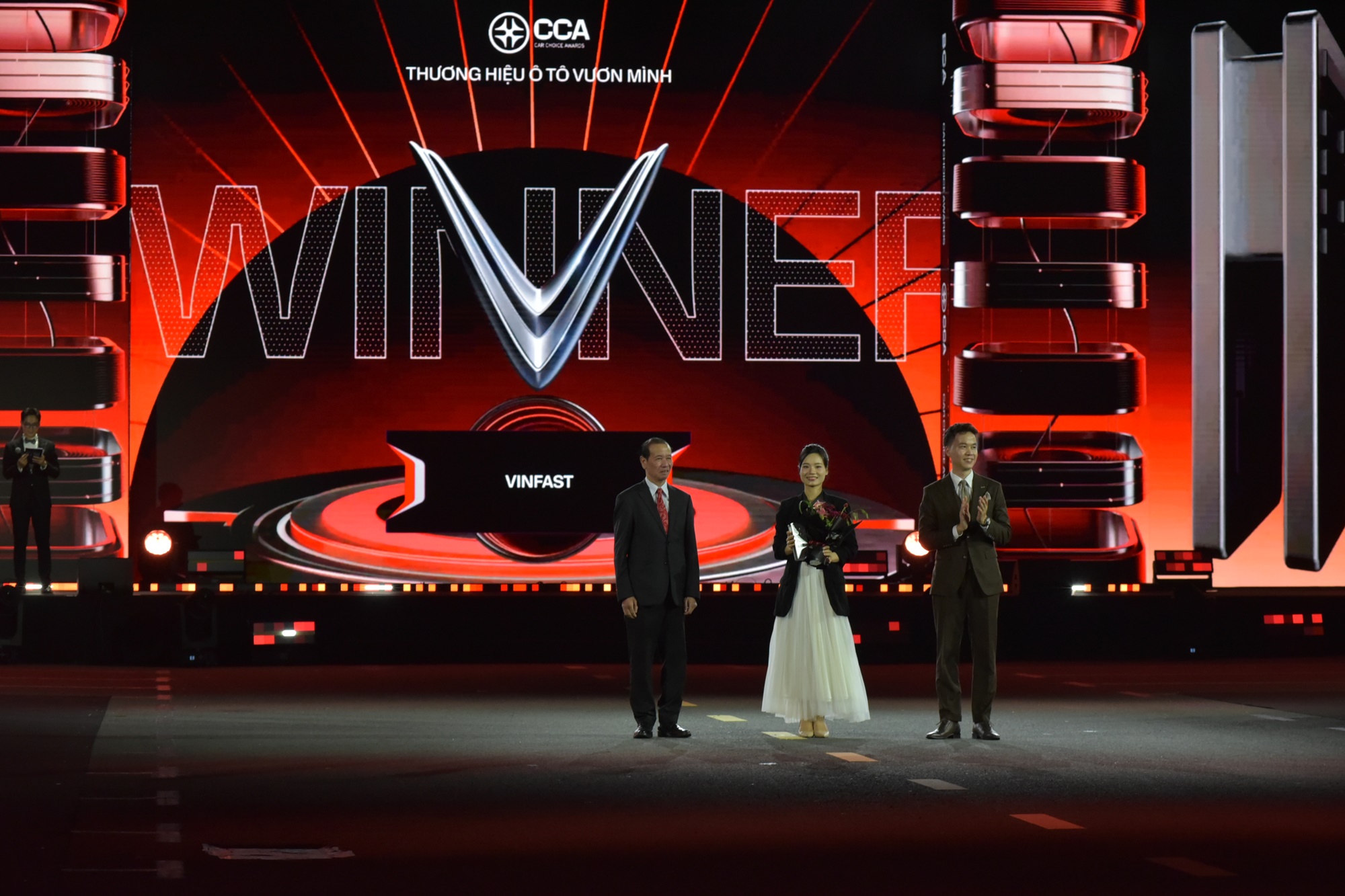 VinFast chiến thắng thuyết phục ‘Thương hiệu Ô tô vươn mình’- Ảnh 2. VinFast chiến thắng thuyết phục ‘Thương hiệu Ô tô vươn mình’- Ảnh 2.